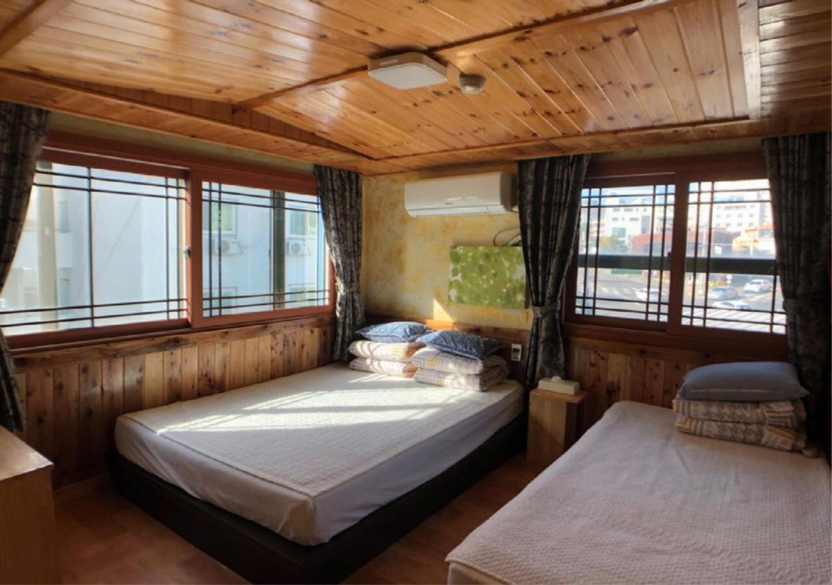 Gudeok Guesthouse