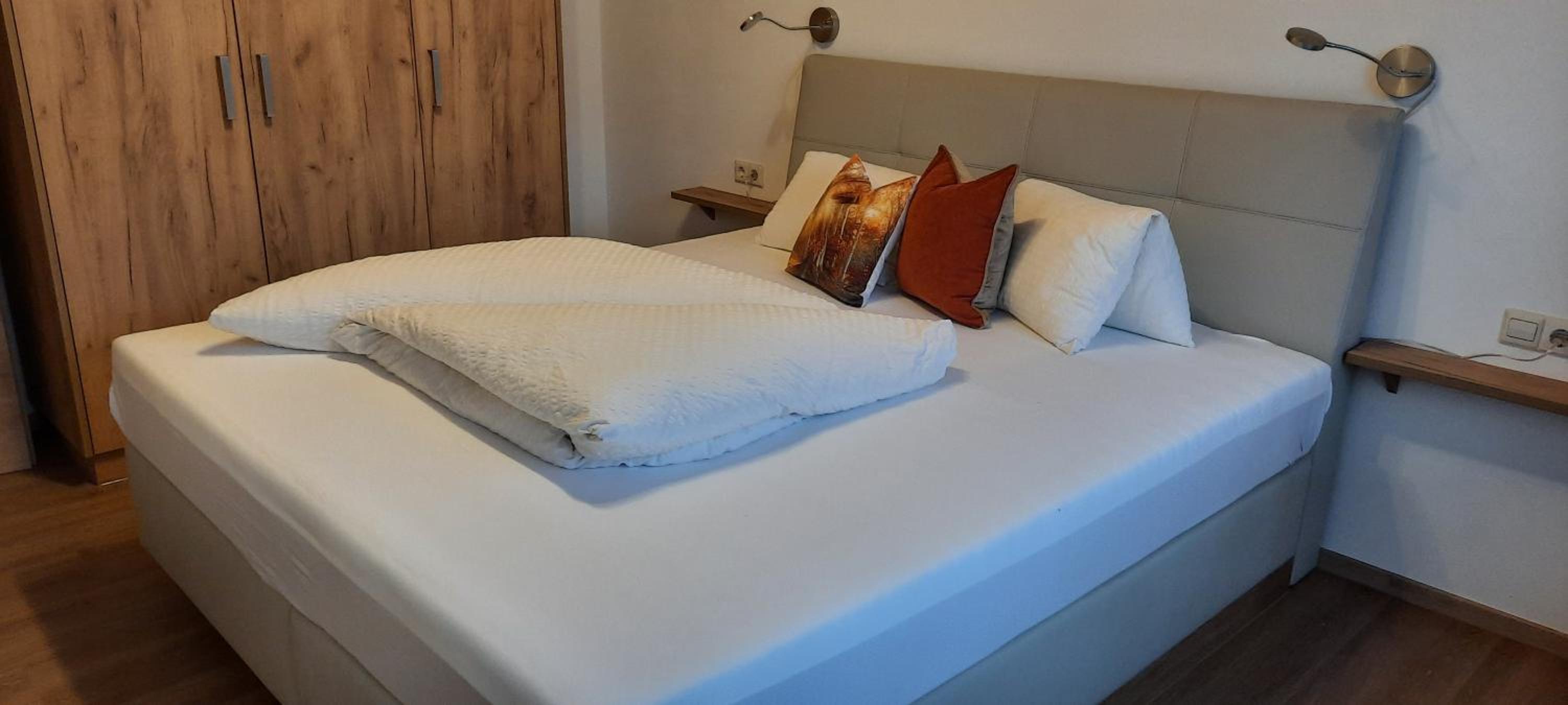 Ferienwohnungen Pension Prünster