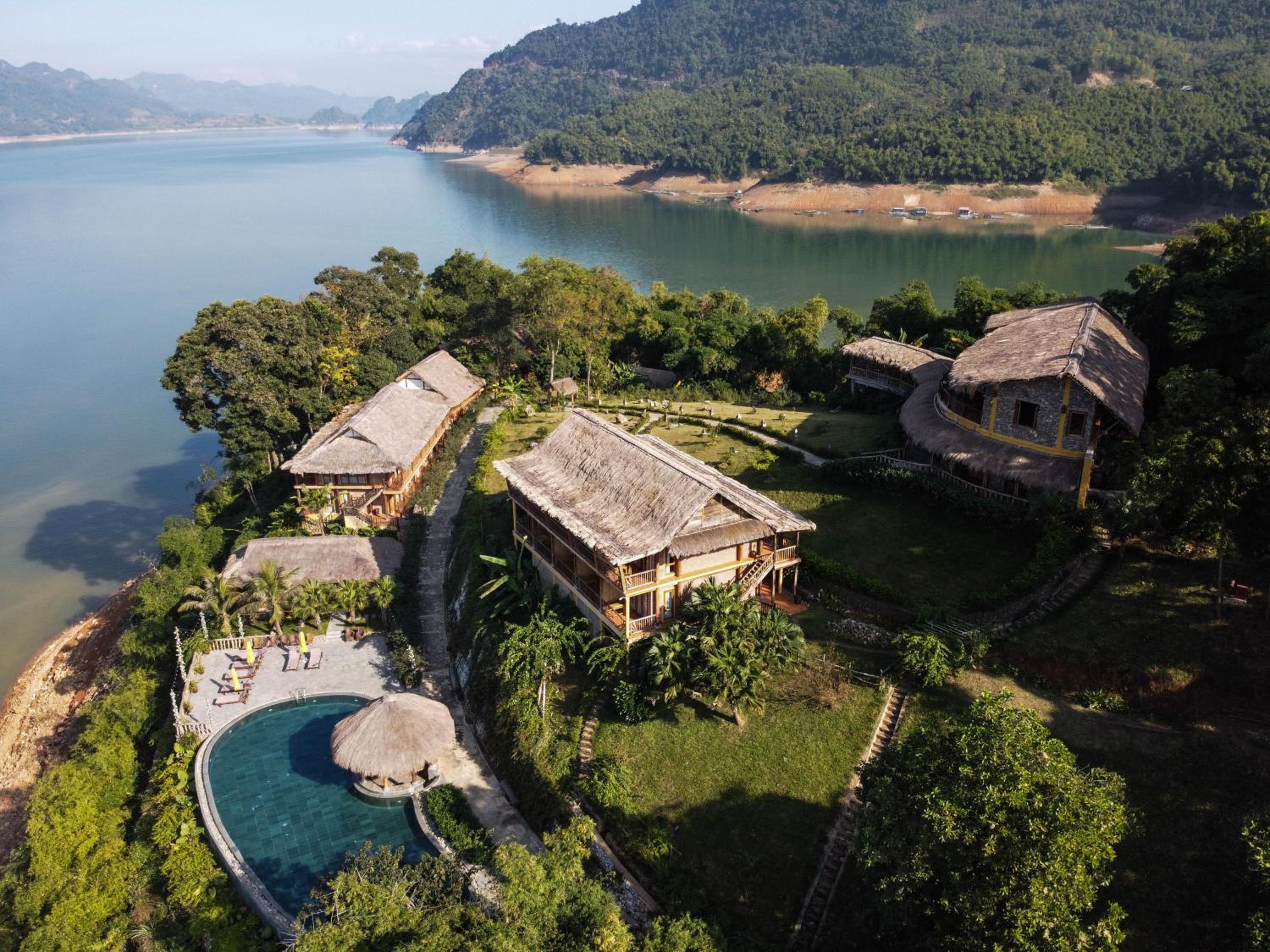 Mai Chau Hideaway Lake Resort