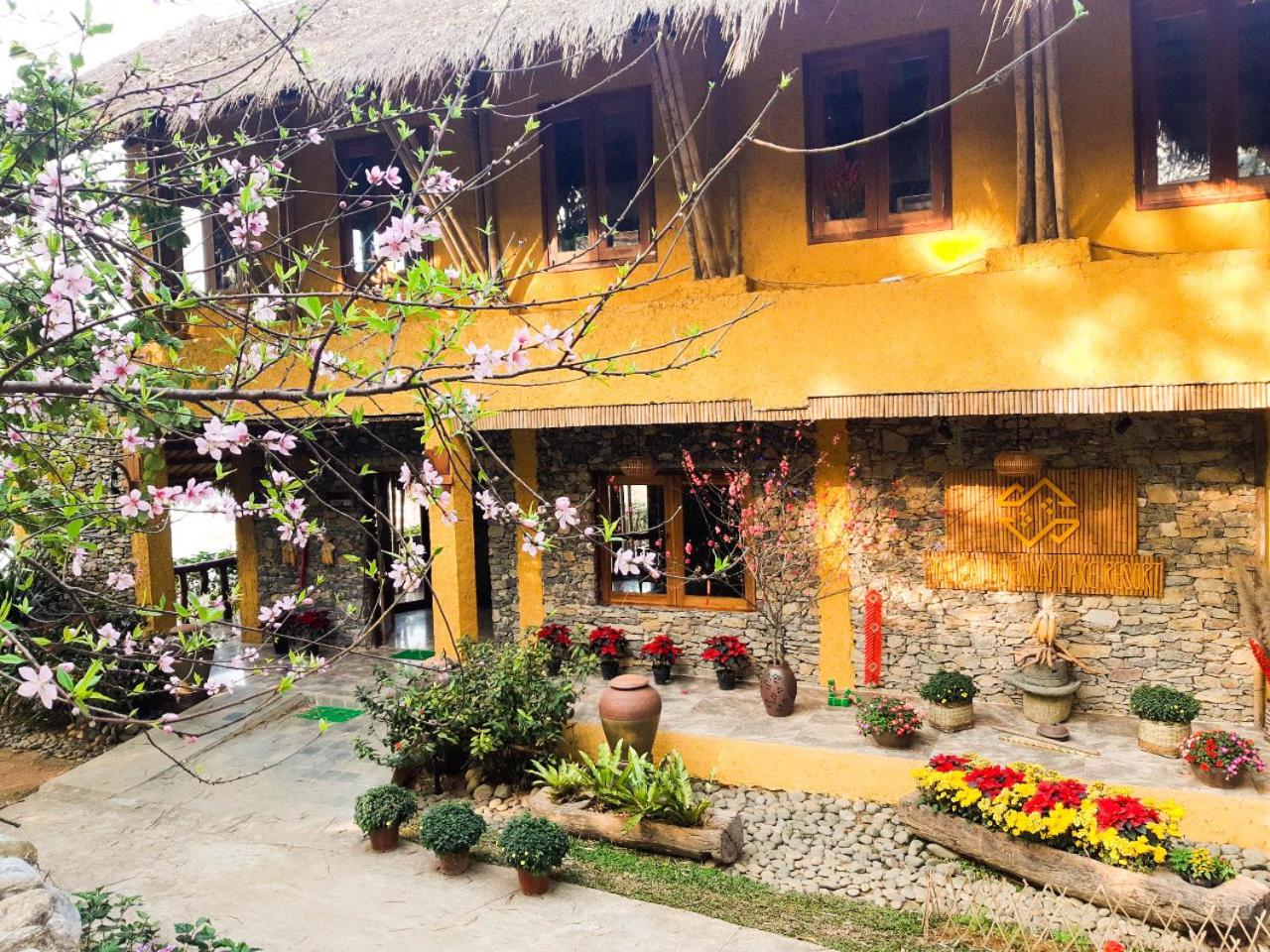 Mai Chau Hideaway Lake Resort