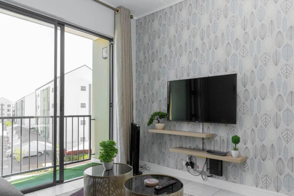 Alimama Spaces: The Robert's Greenlee Apartment, Sandown, photo 4 of 19