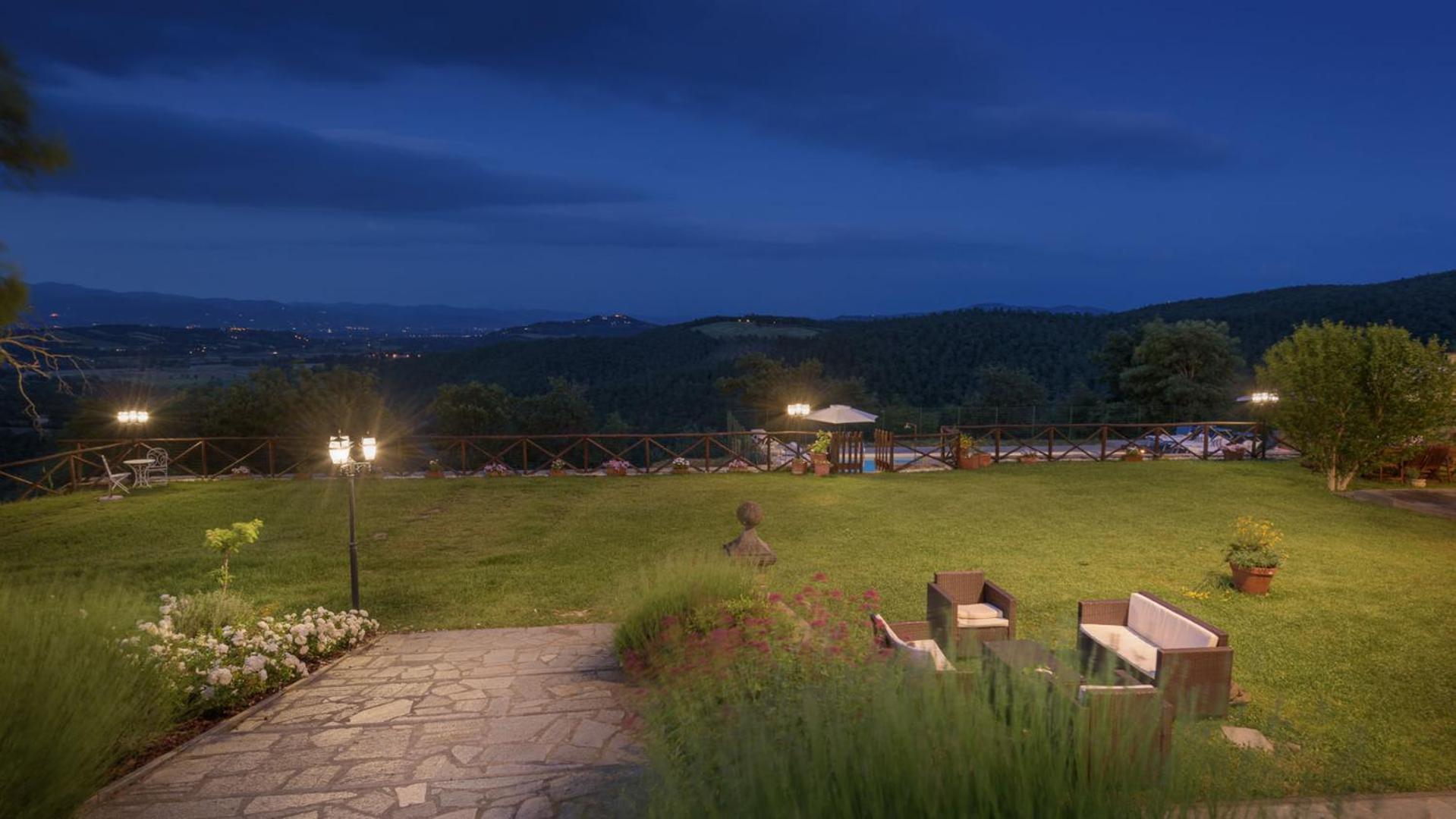 VILLA VITTORIA D'ANGHIARI 7&3, Emma Villas view 4