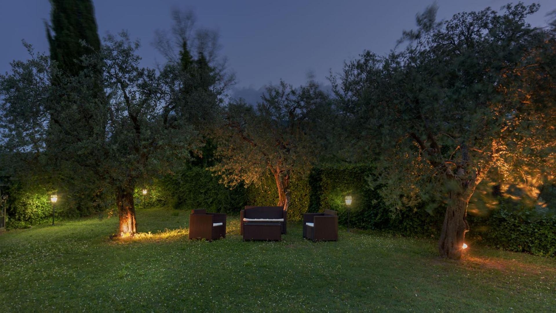 VILLA VITTORIA D'ANGHIARI 7&3, Emma Villas view 2