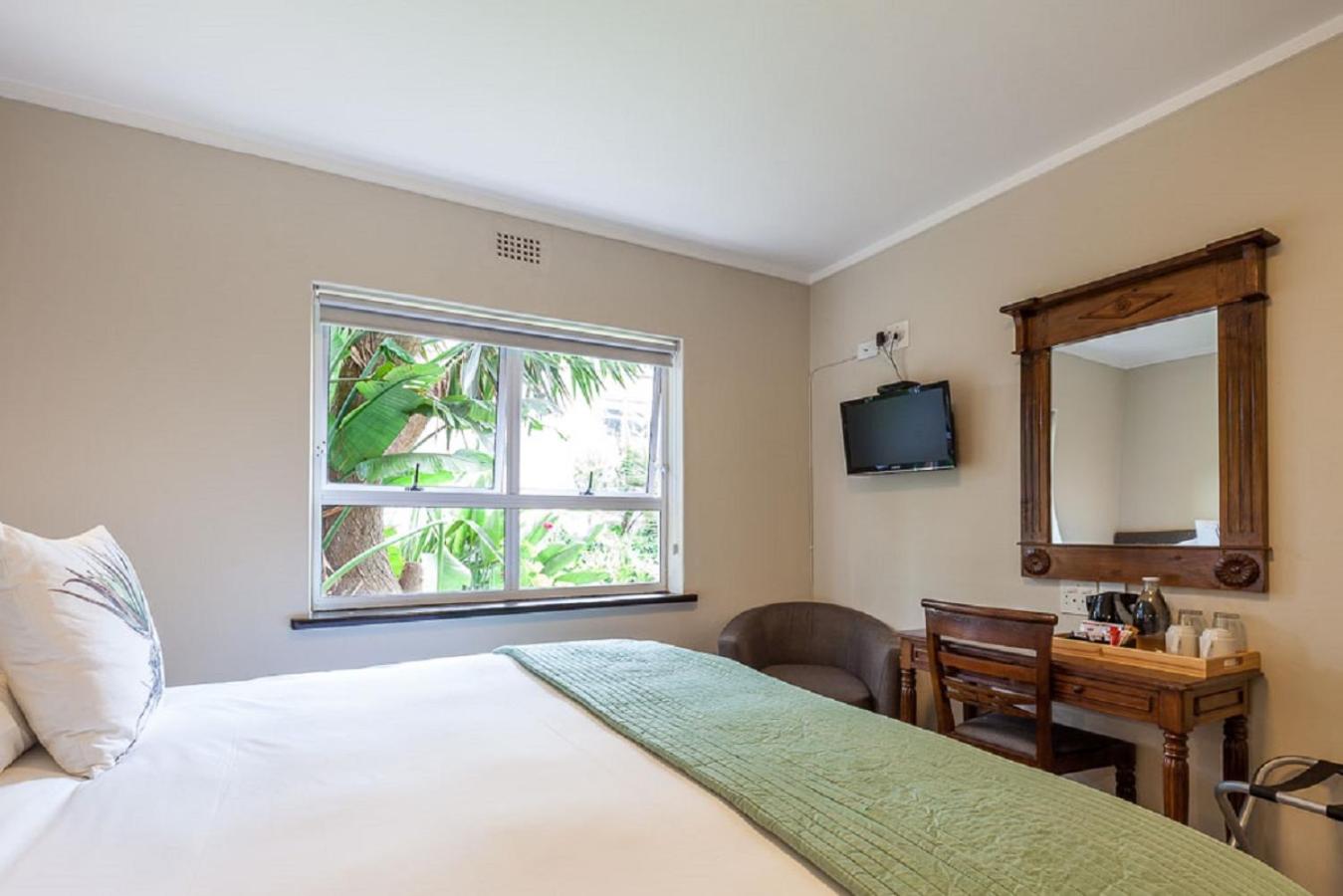 Blue Bay Lodge