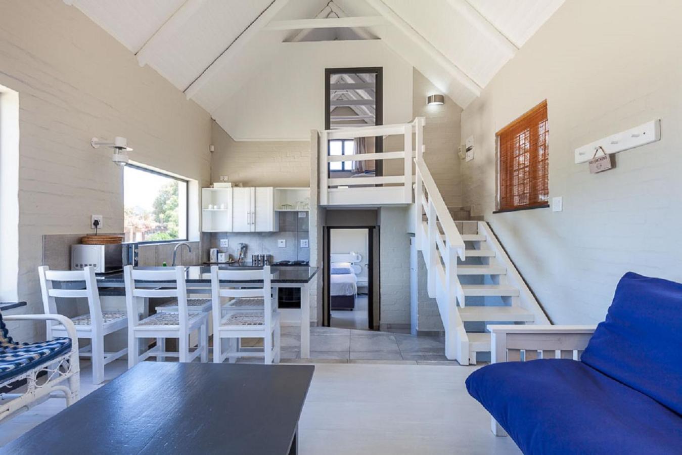 Blue Bay Lodge