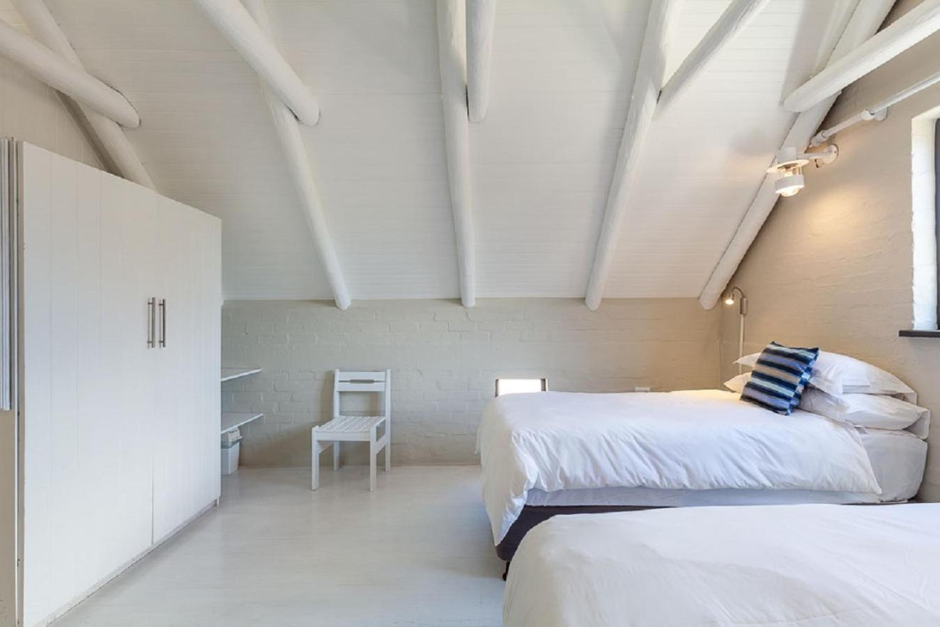 Blue Bay Lodge