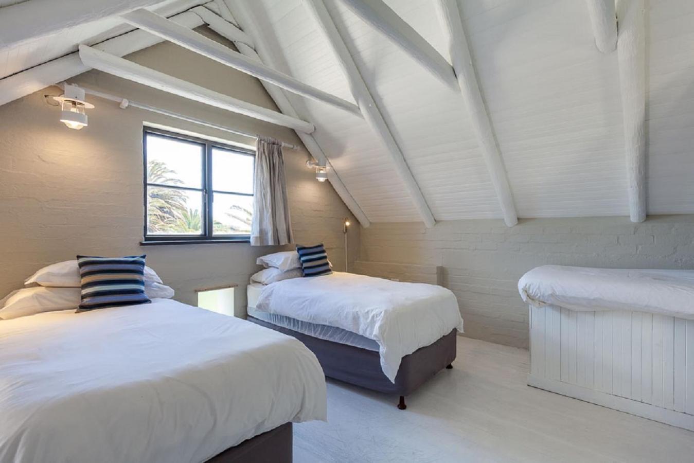 Blue Bay Lodge