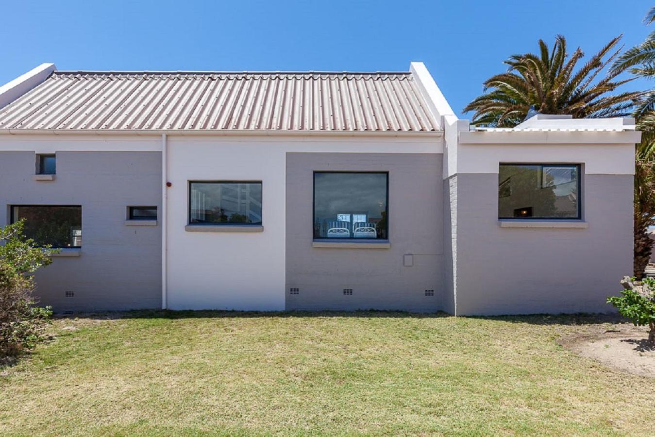 Blue Bay Lodge
