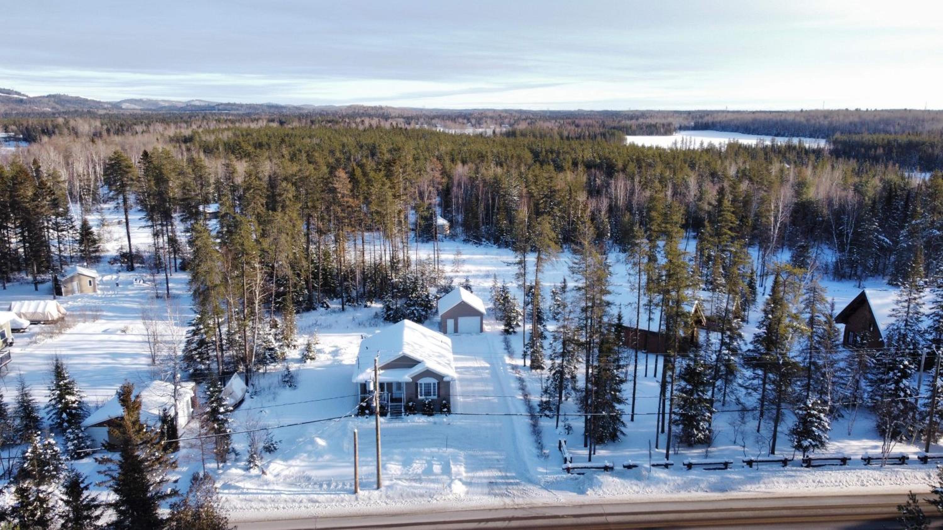 Le Chalet de Claude, au pied des Monts-Valin