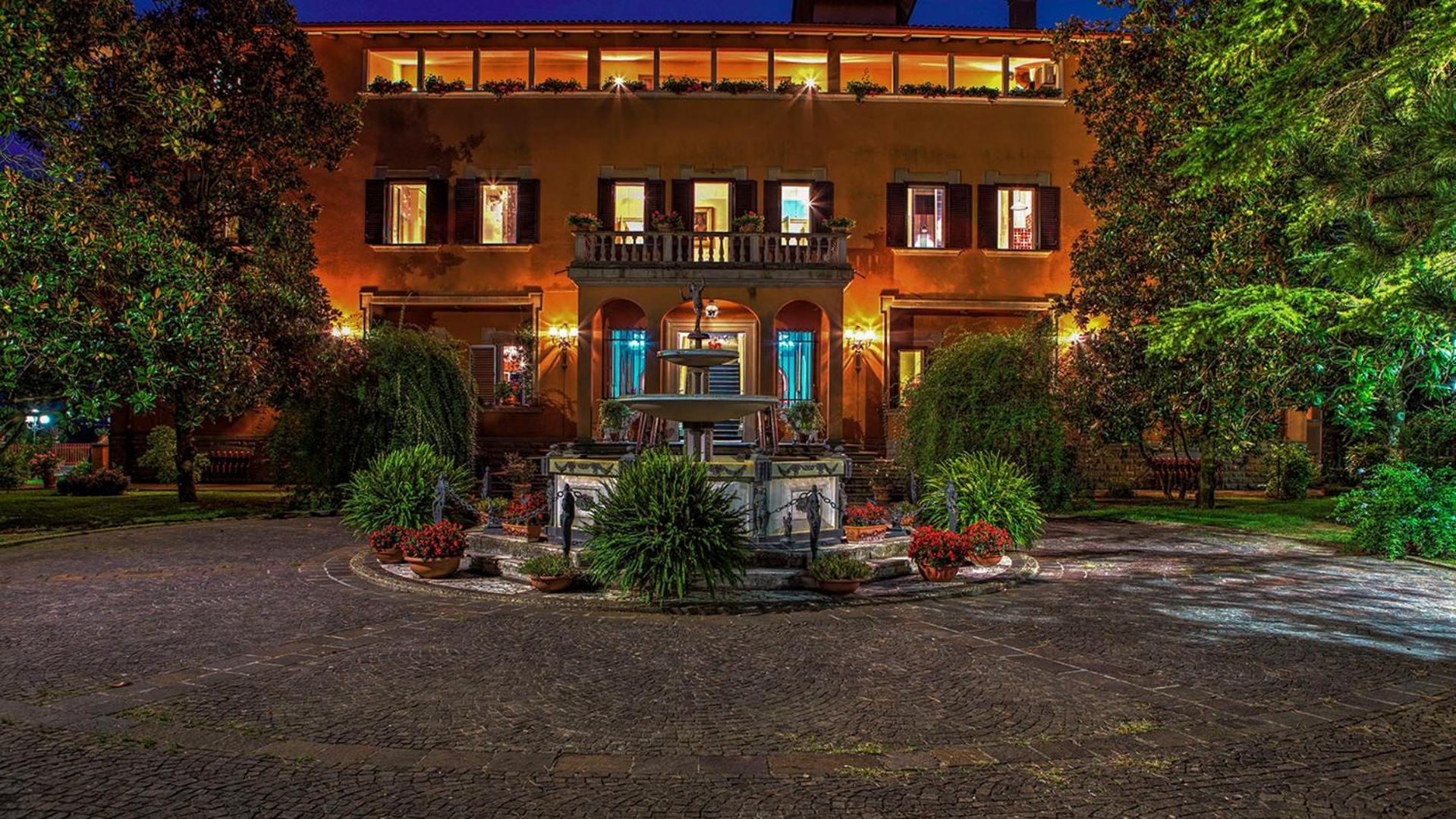 Villa Michelangelo 14 view 4