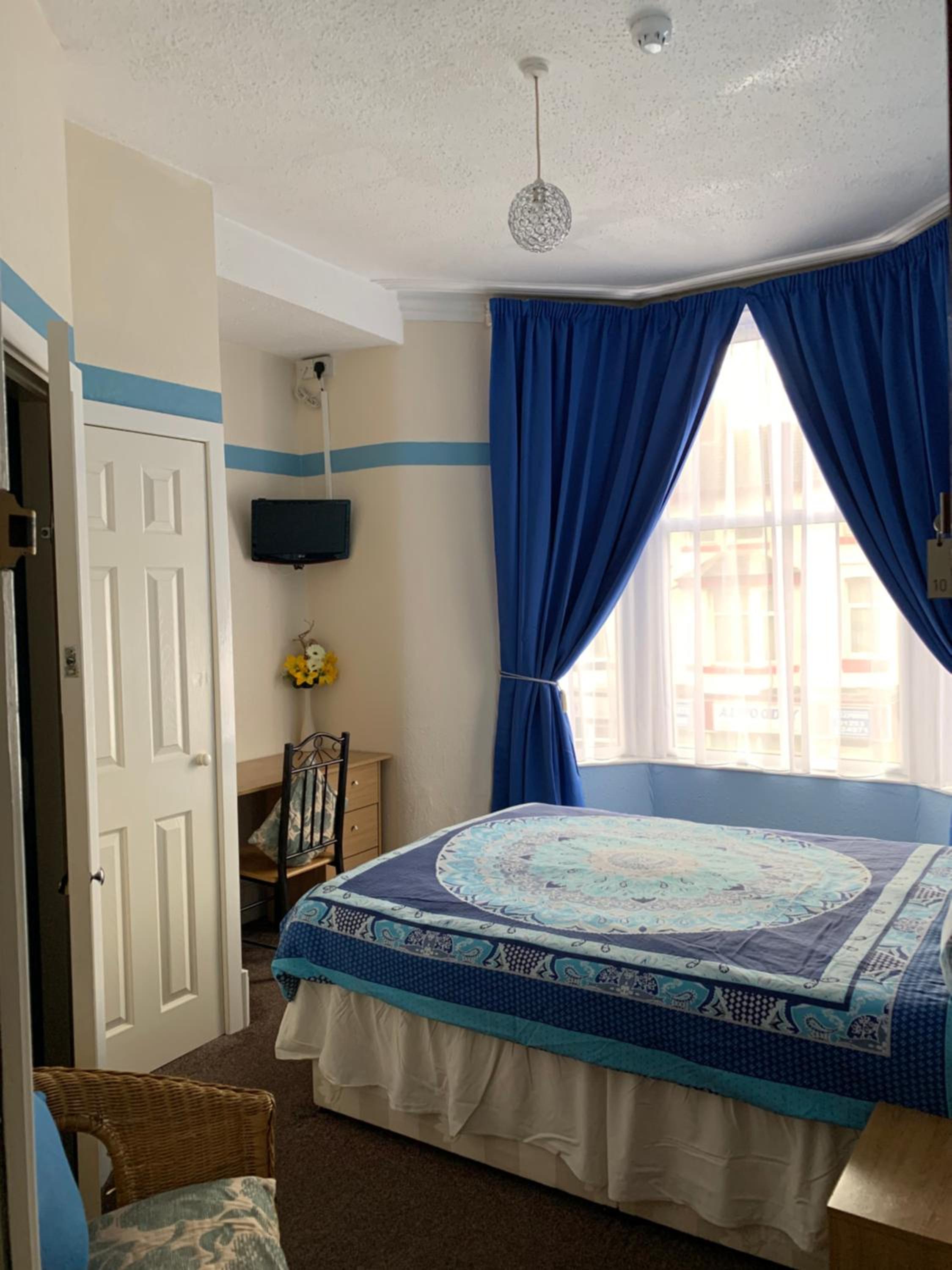 Alondra Hotel