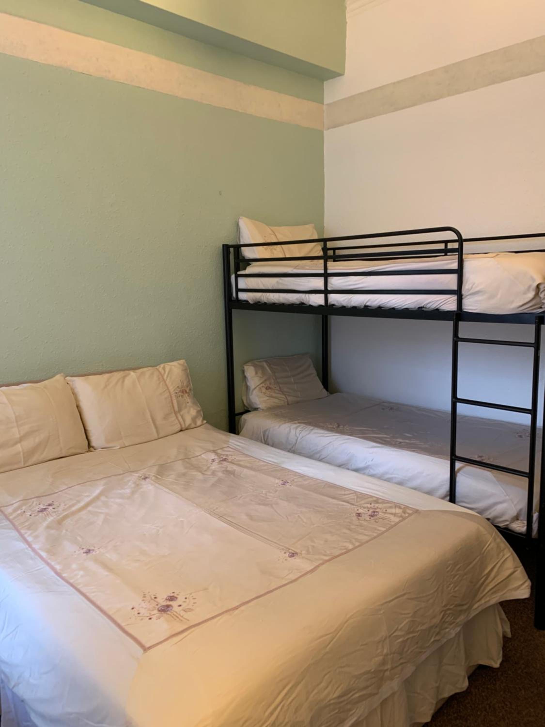 Alondra Hotel