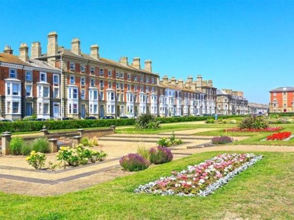 Moray Beachside Apartments