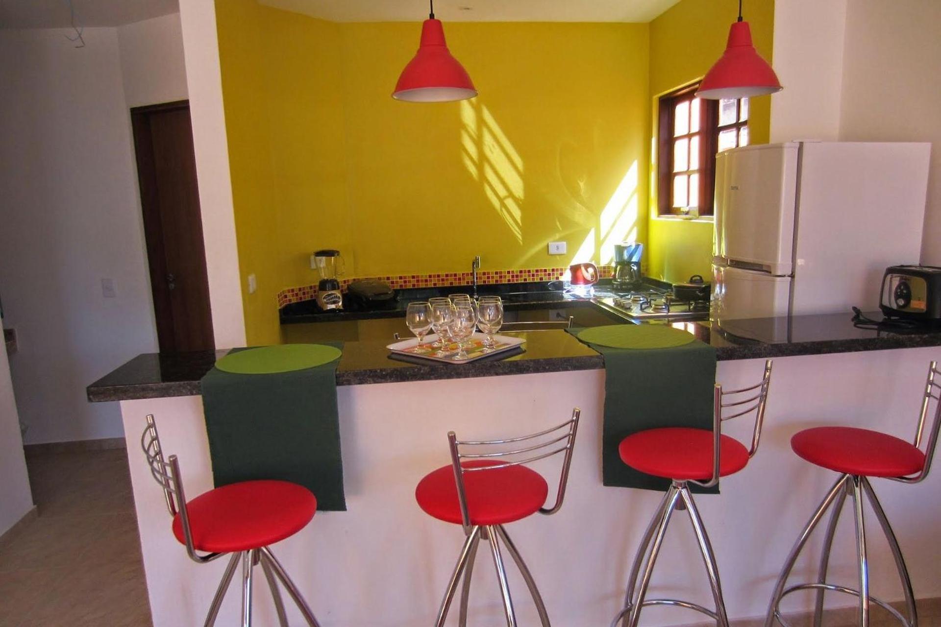 Lirio - Frente praia, 3 suites, 1km do centro,piscina, wi-fi e churrasqueira
