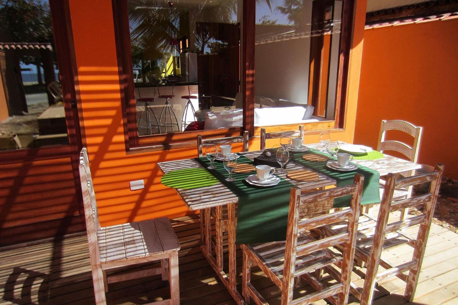 Lirio - Frente praia, 3 suites, 1km do centro,piscina, wi-fi e churrasqueira