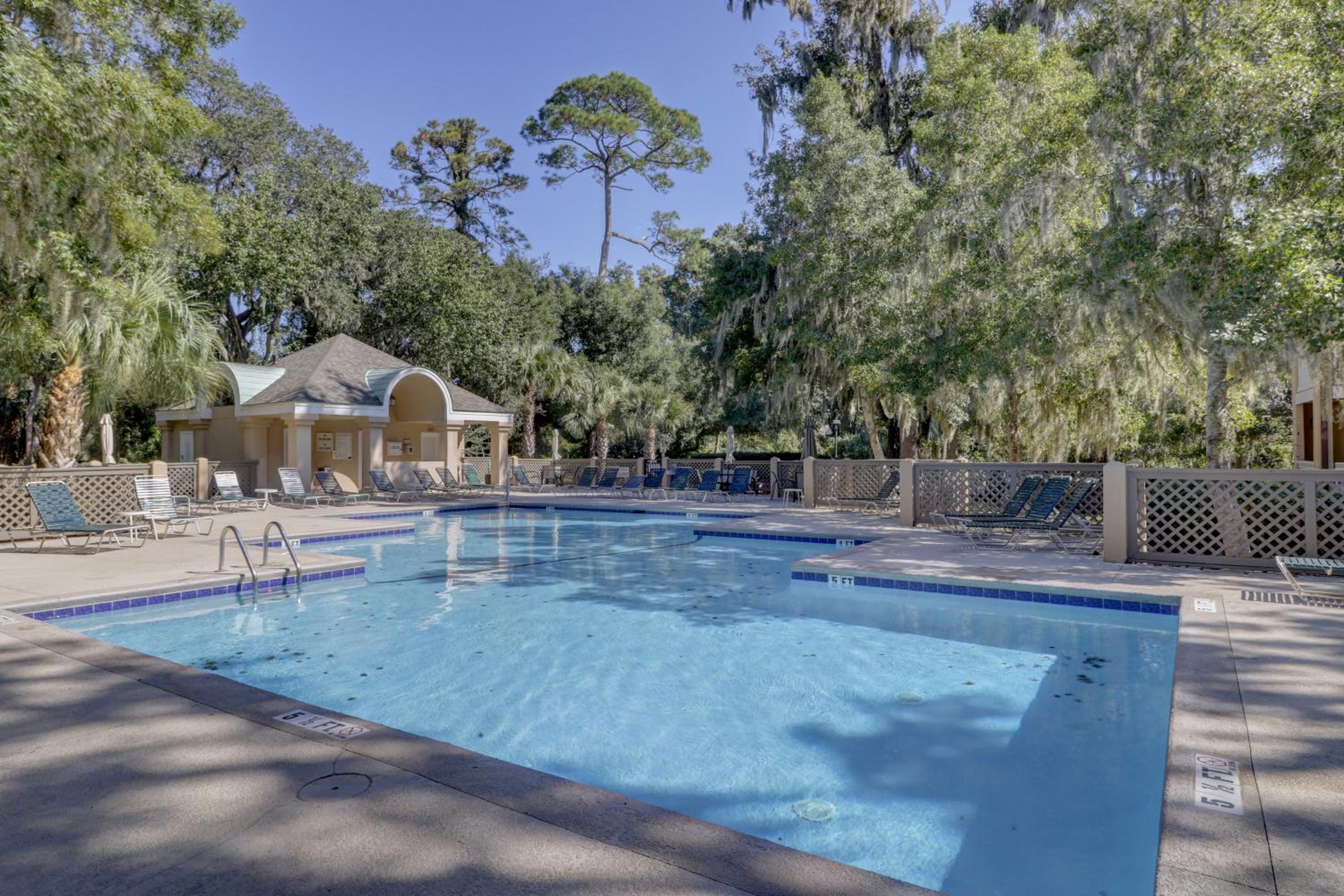 Wonderful luxury condo with great golf views K Bed Beach gear & bike rentals view 3