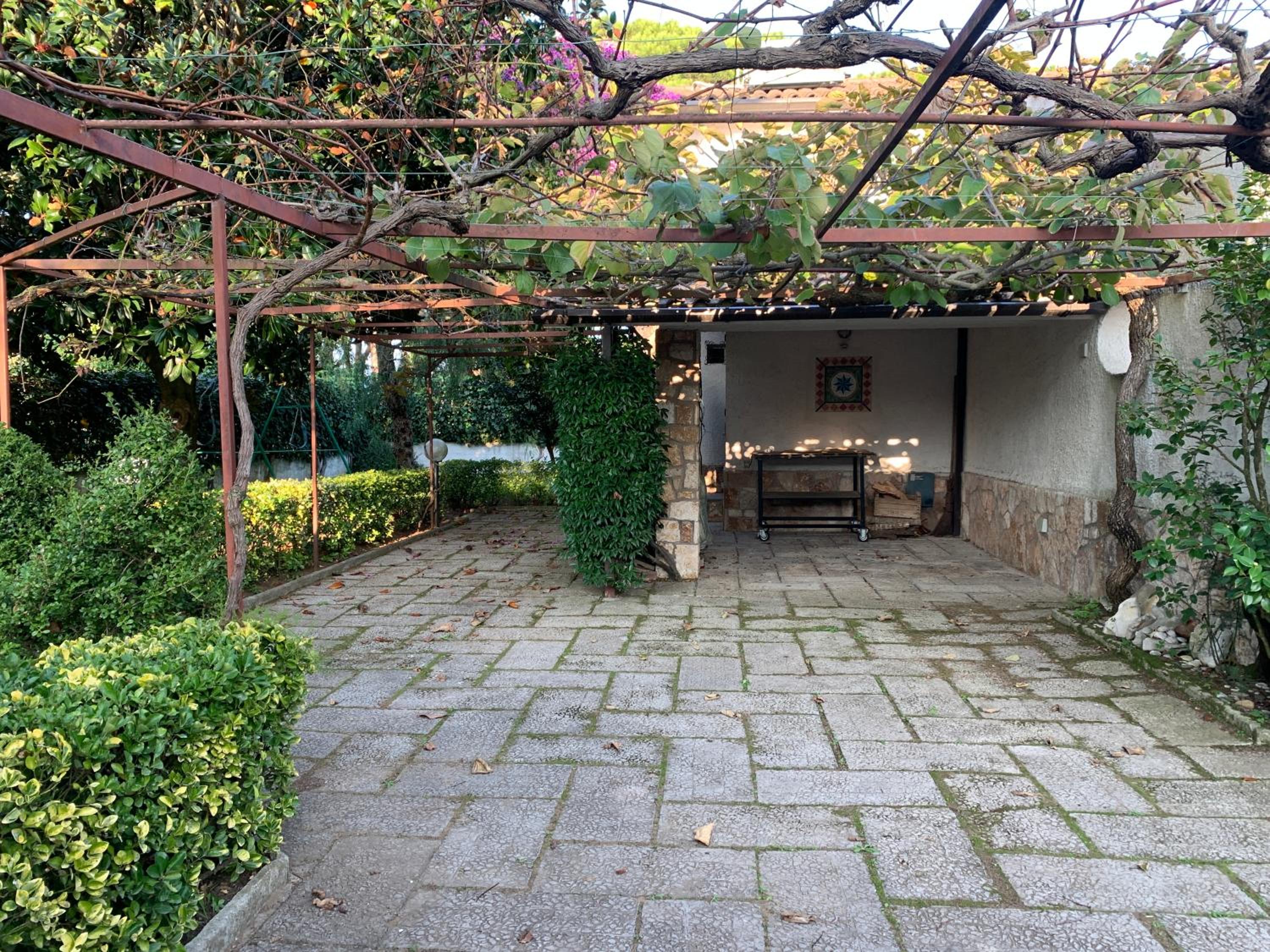Villa l'Amante view 4