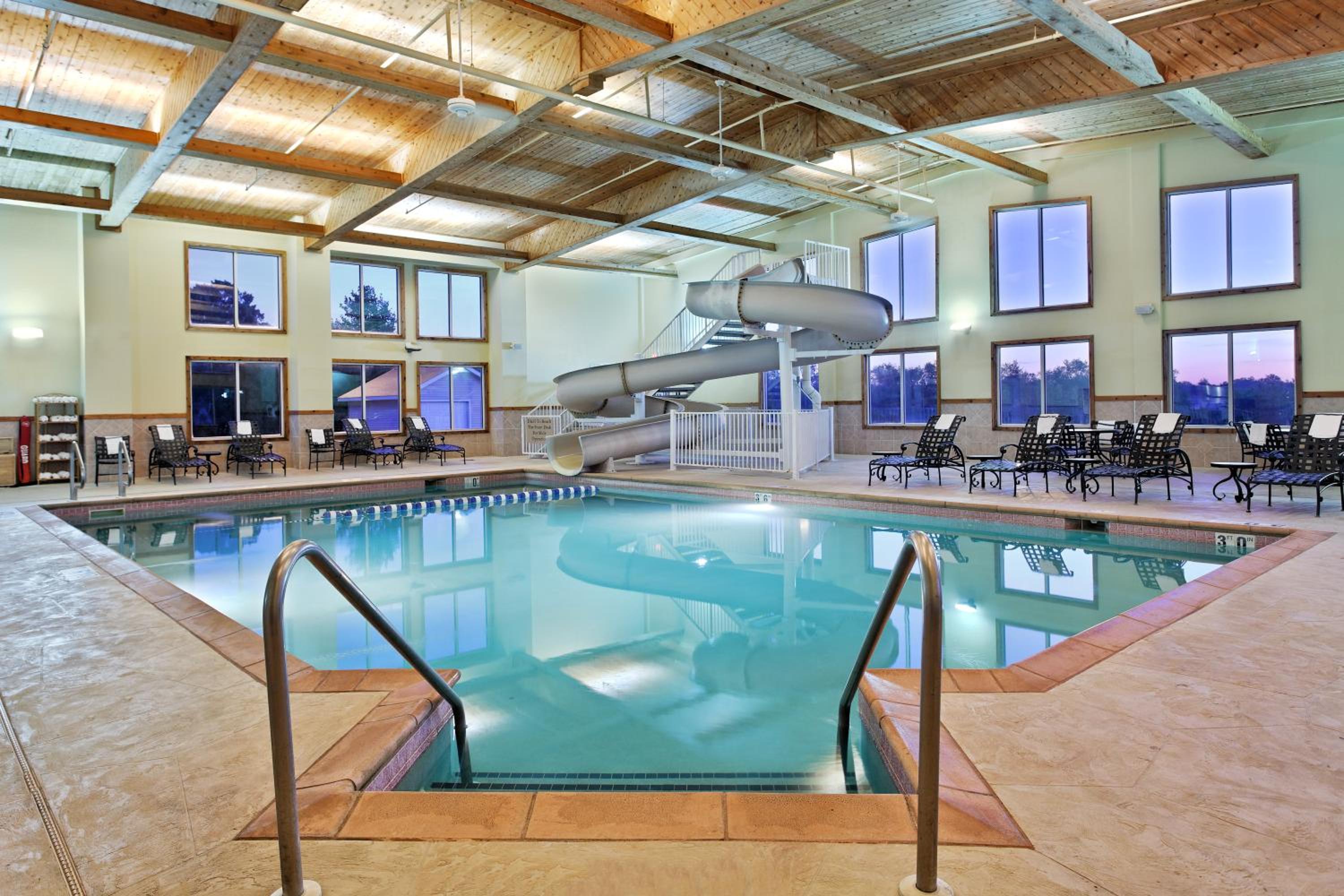 Galena Vacations - Country Inn  Suites by Radisson, Galena, IL - Property Image 4