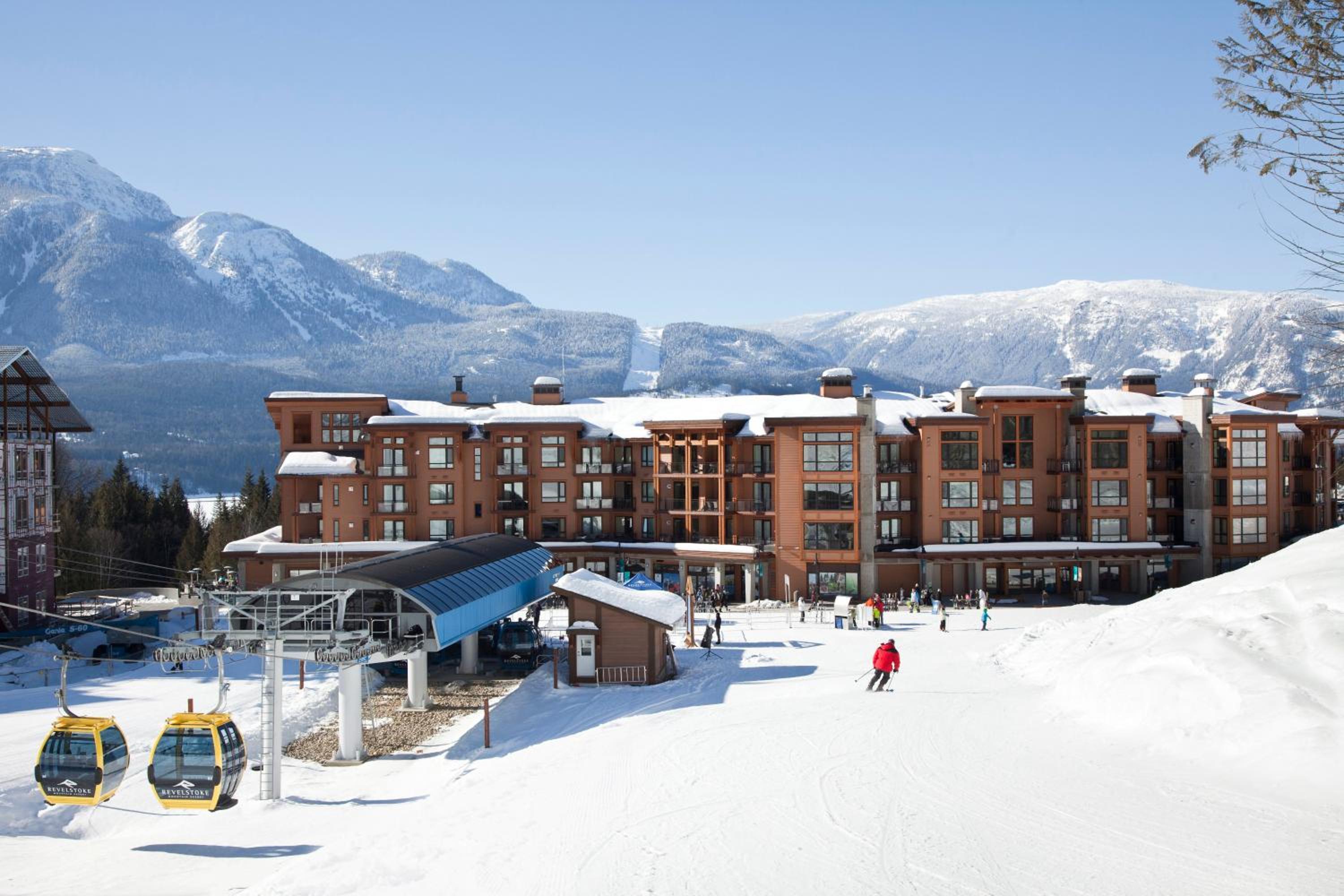 Hotel Sutton Place Hotel Revelstoke Mountain Resort - Image 1