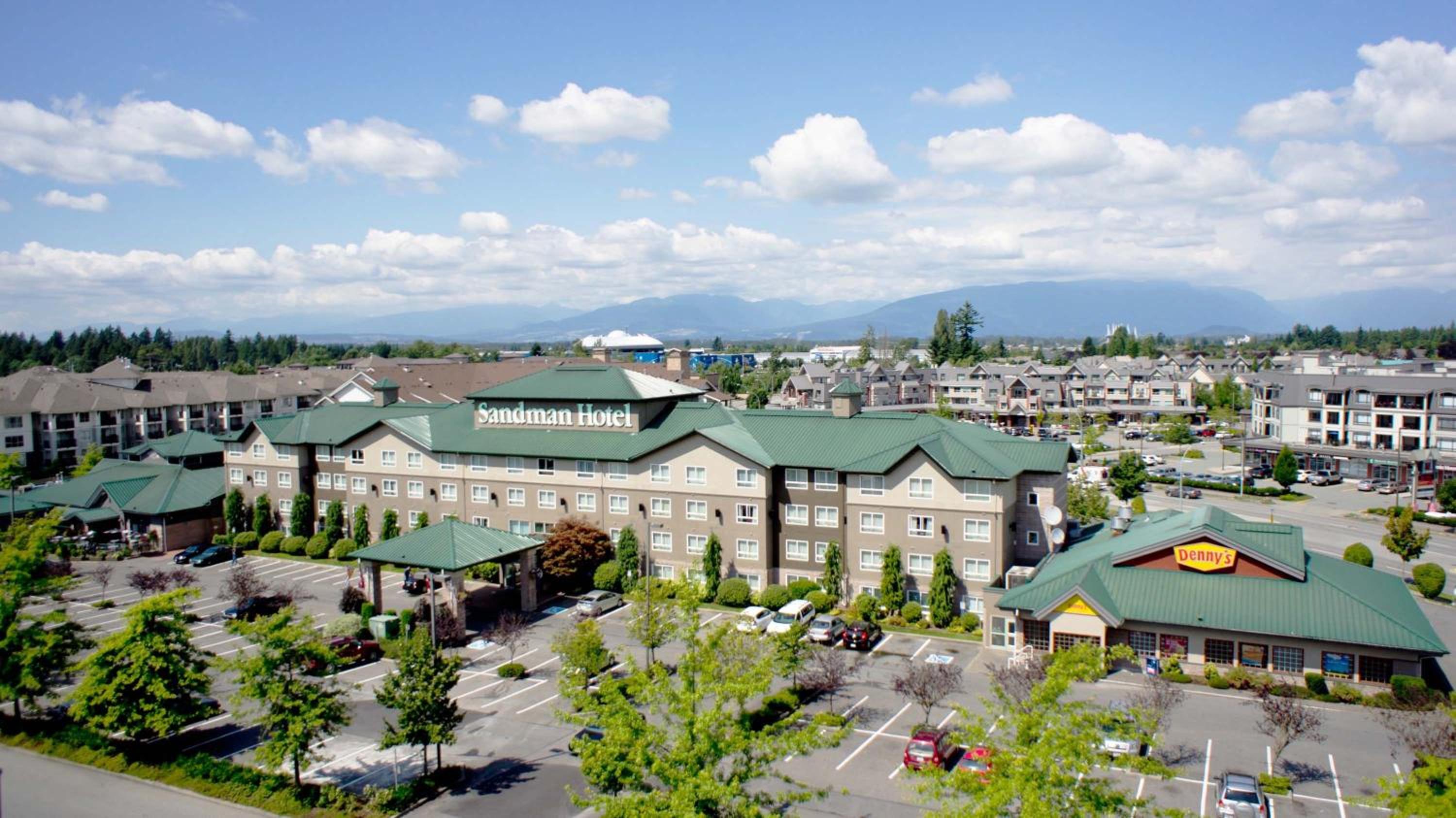 Langley Vacations - Sandman Hotel Langley - Property Image 3