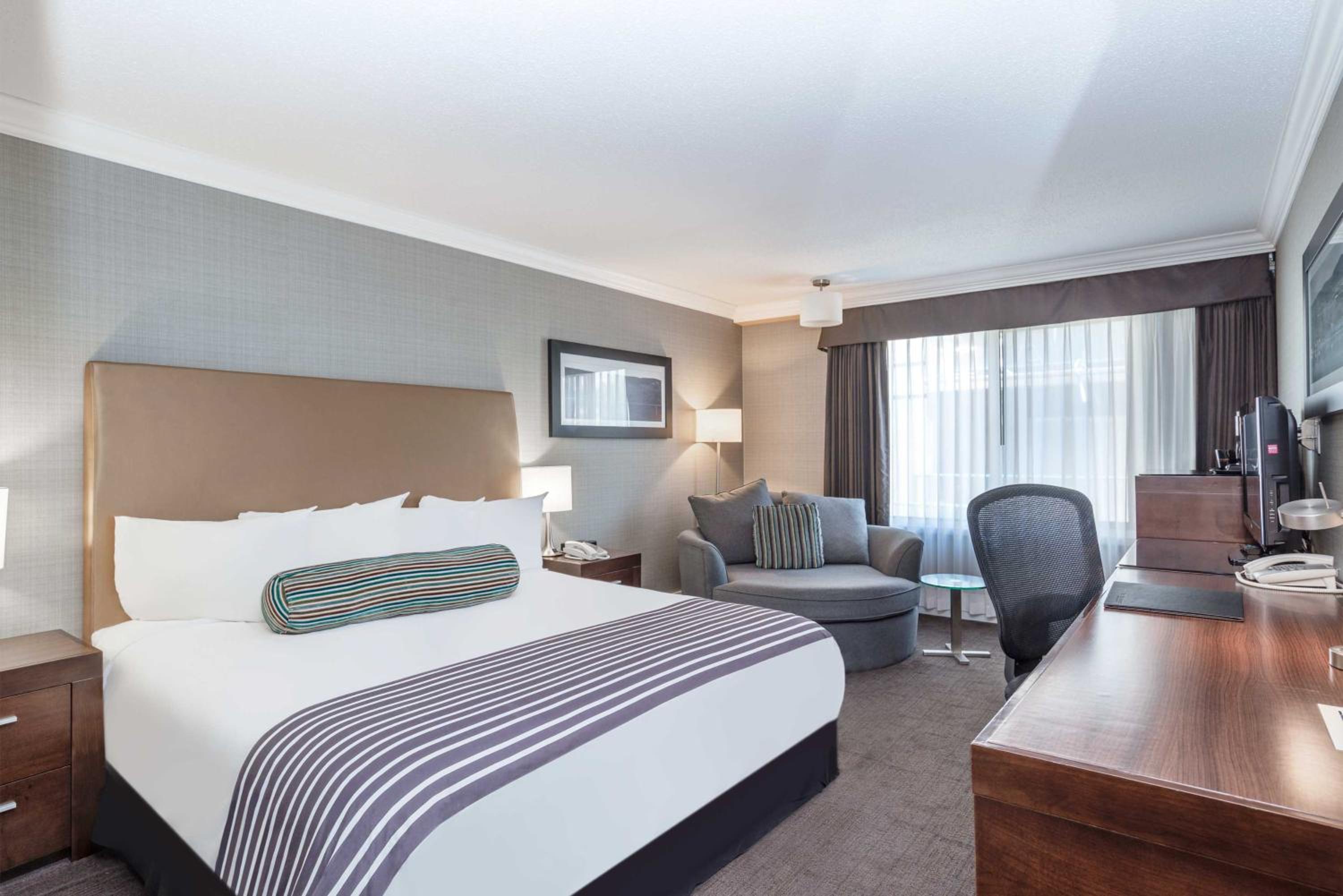 Vernon Vacations - Sandman Hotel Vernon - Property Image 38