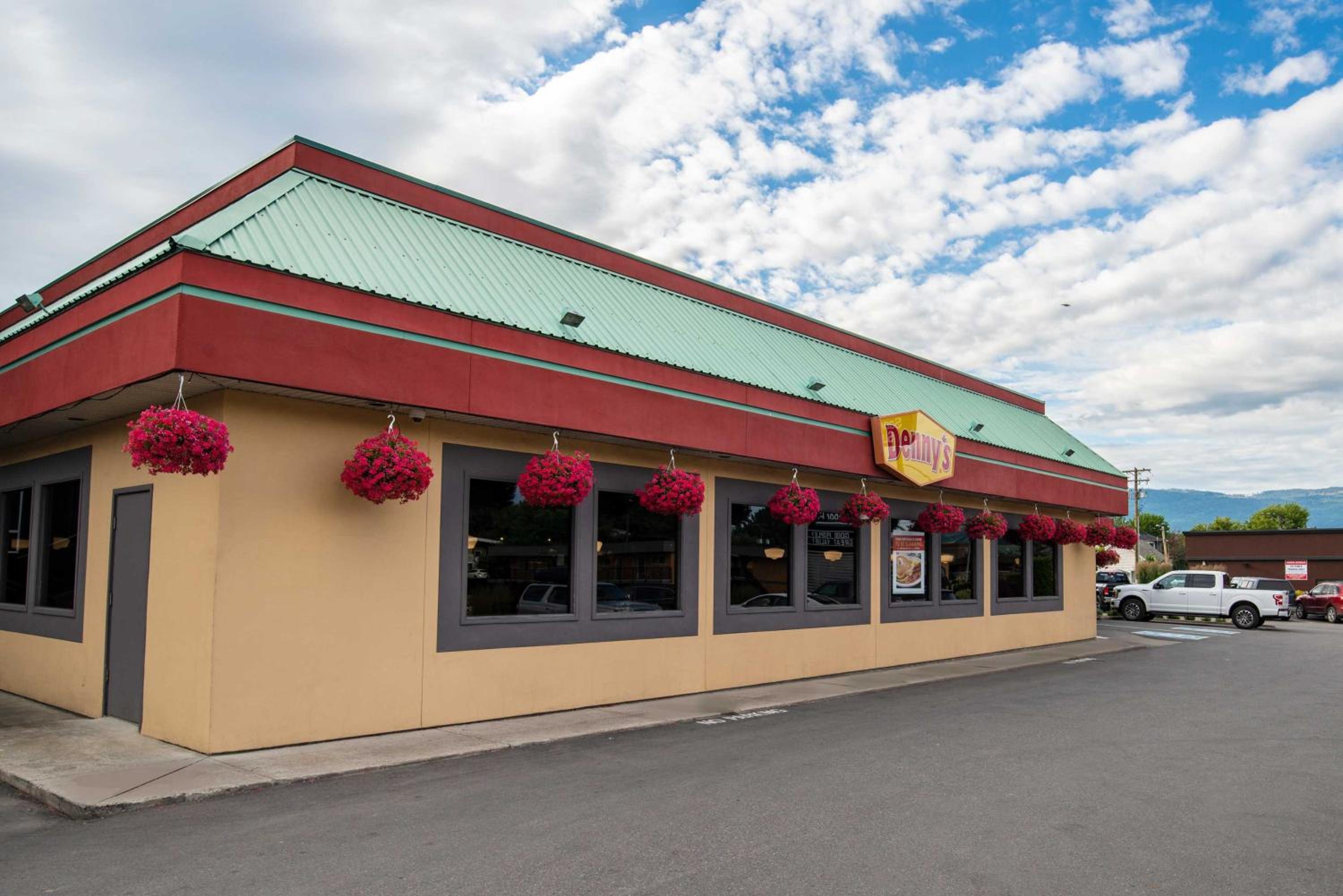 Vernon Vacations - Sandman Hotel Vernon - Property Image 7