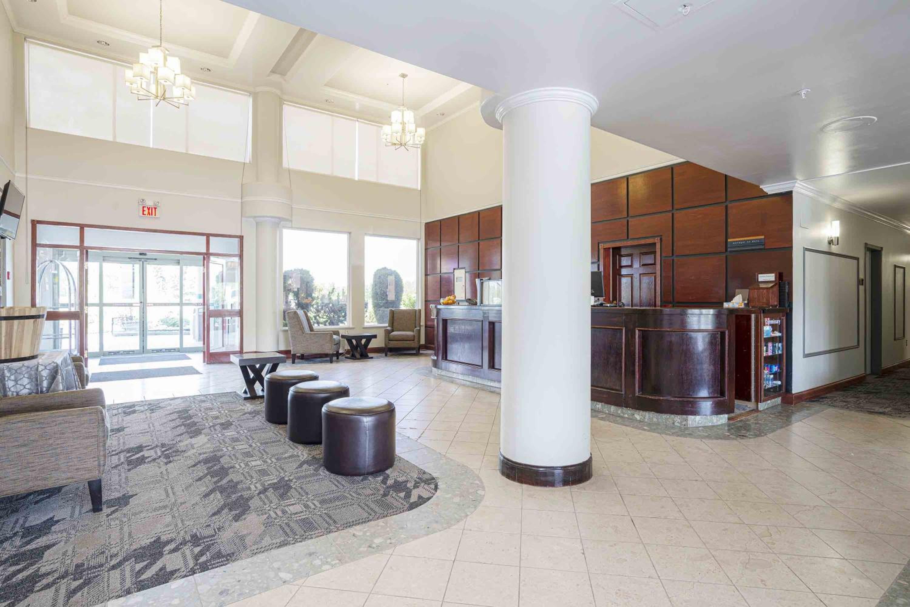 Quesnel Vacations - Sandman Hotel Quesnel - Property Image 3
