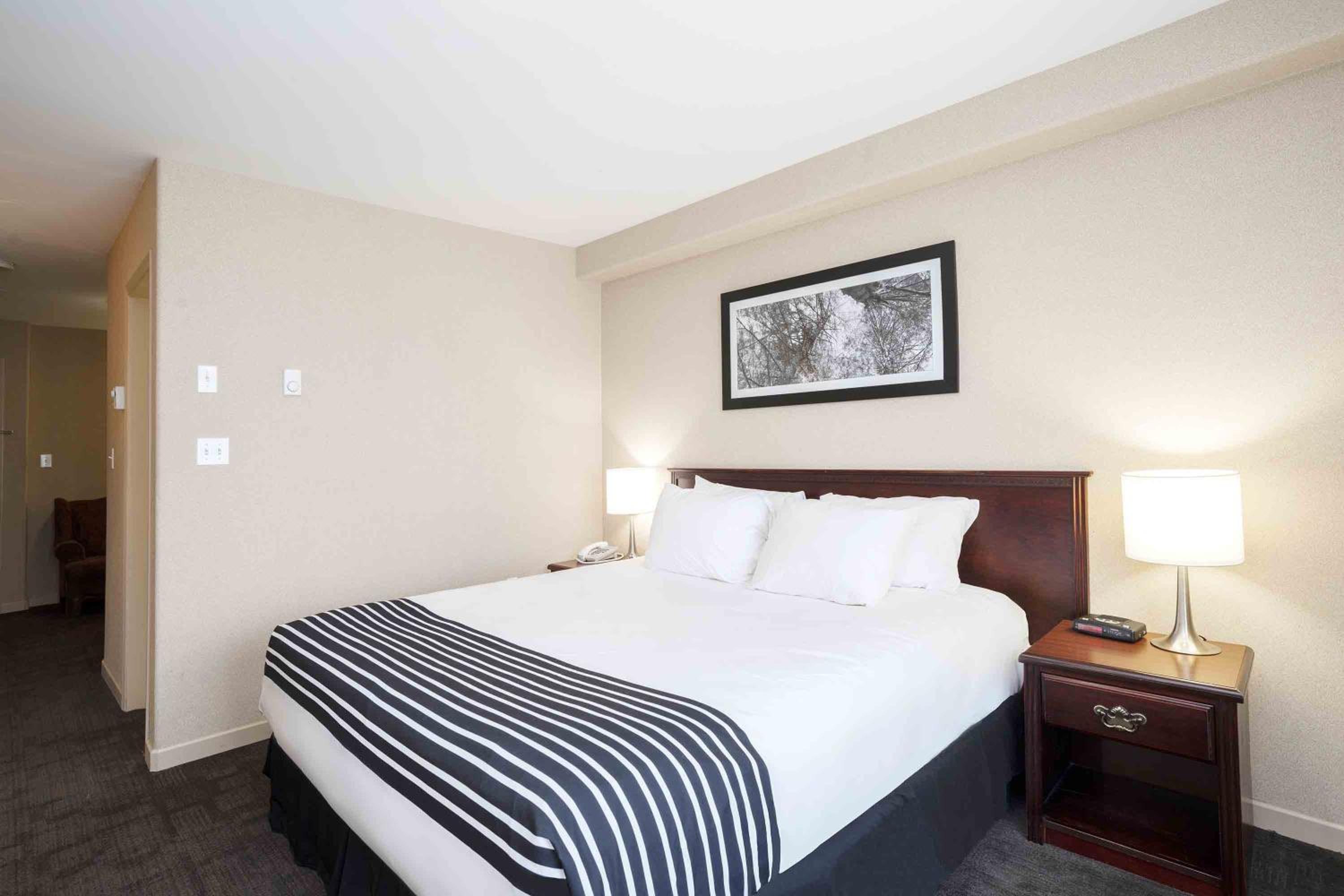 Quesnel Vacations - Sandman Hotel Quesnel - Property Image 8