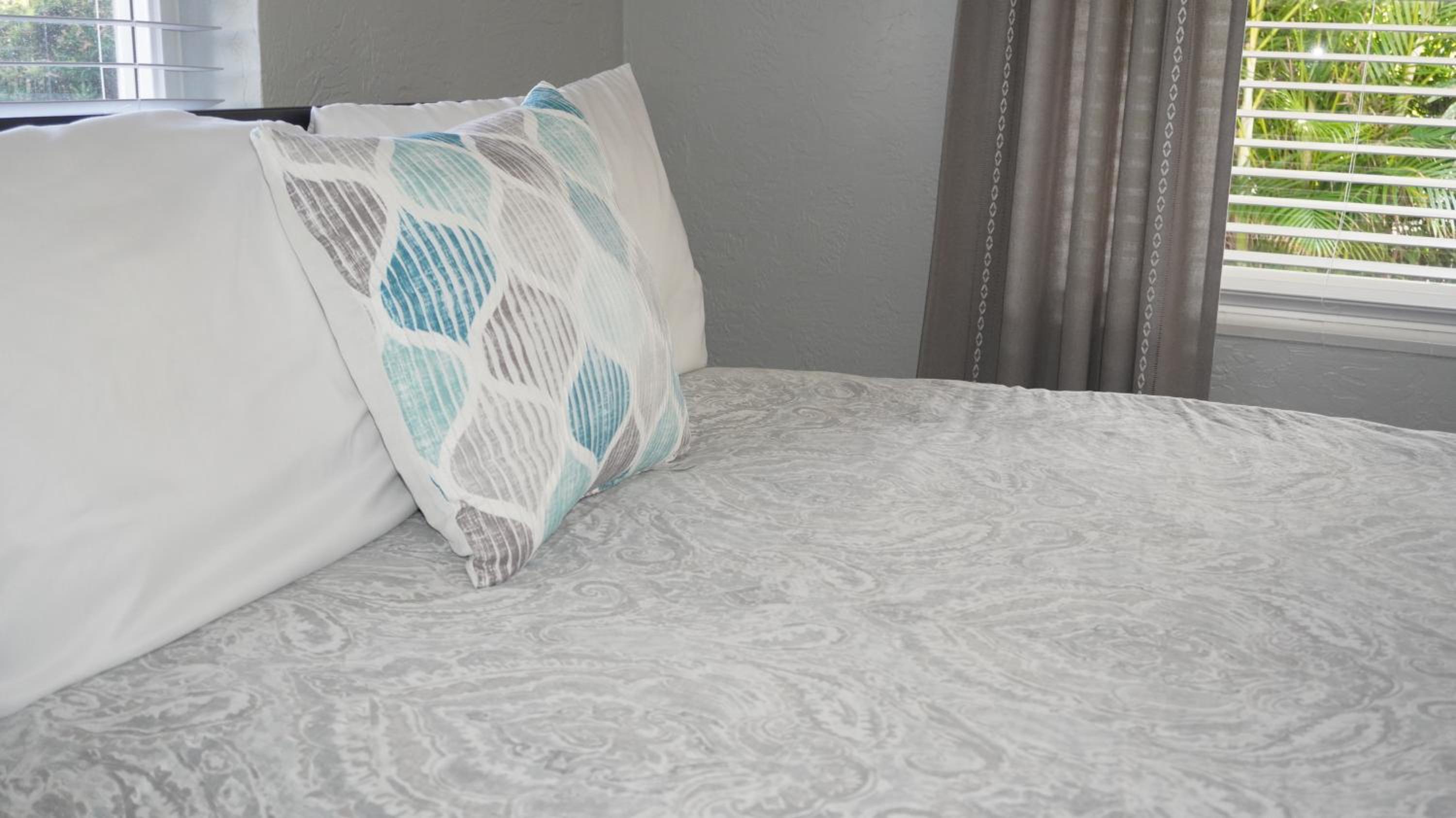 4145 By The Sea Inn & Suites