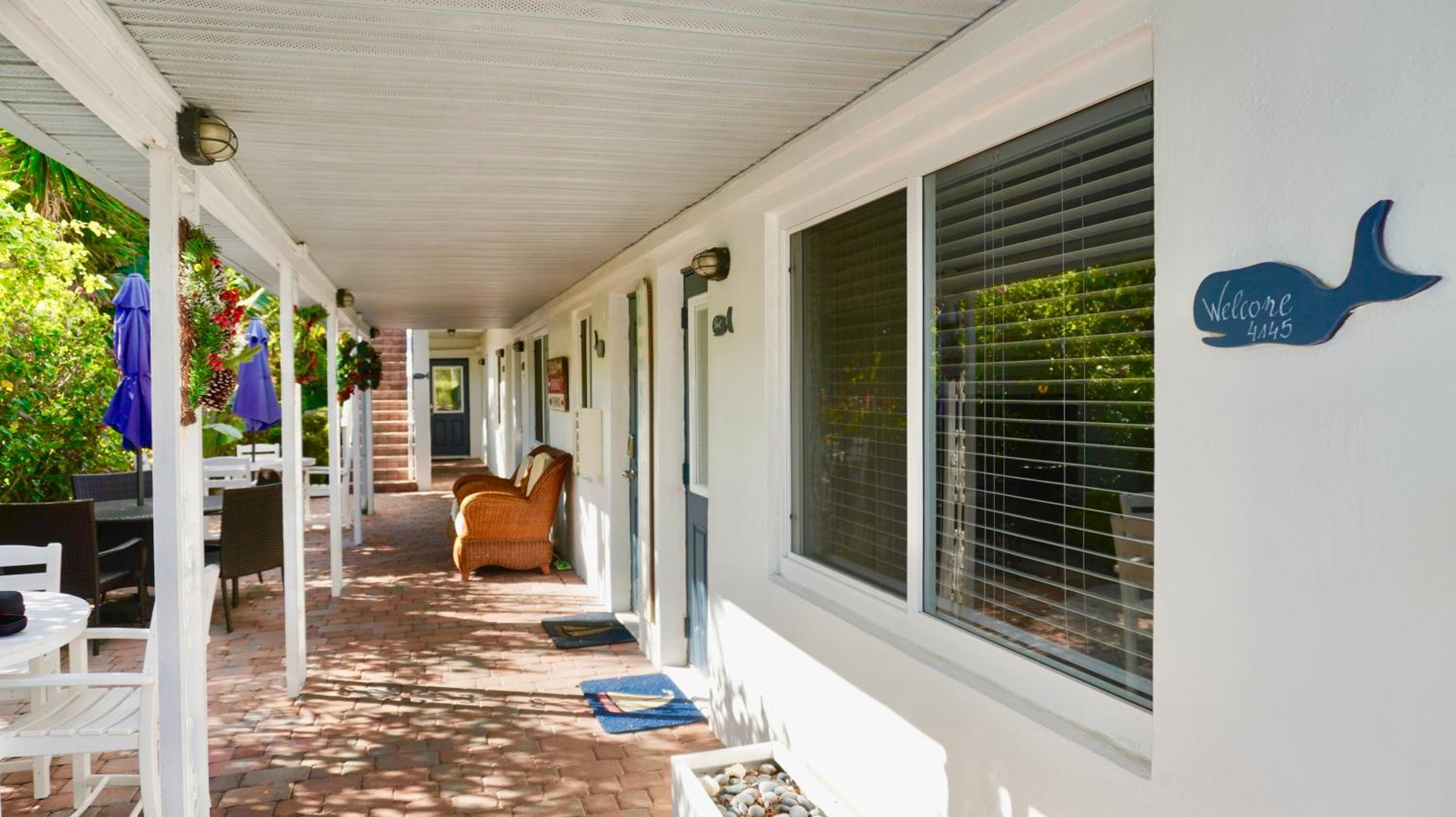 4145 By The Sea Inn & Suites