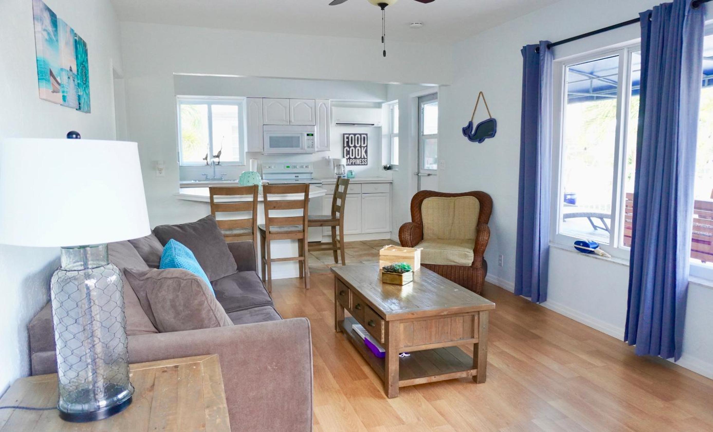 4145 By The Sea Inn & Suites