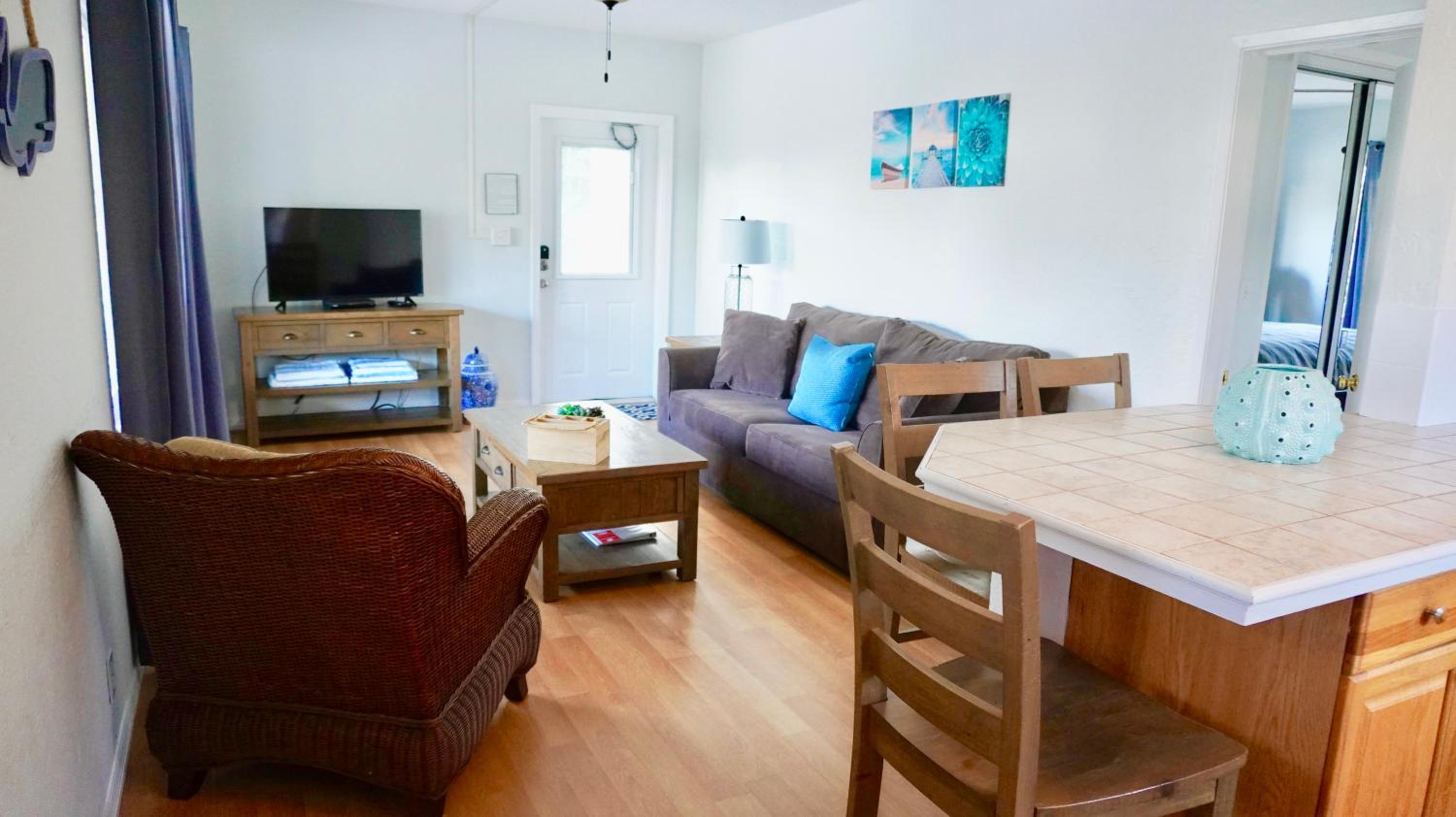 4145 By The Sea Inn & Suites