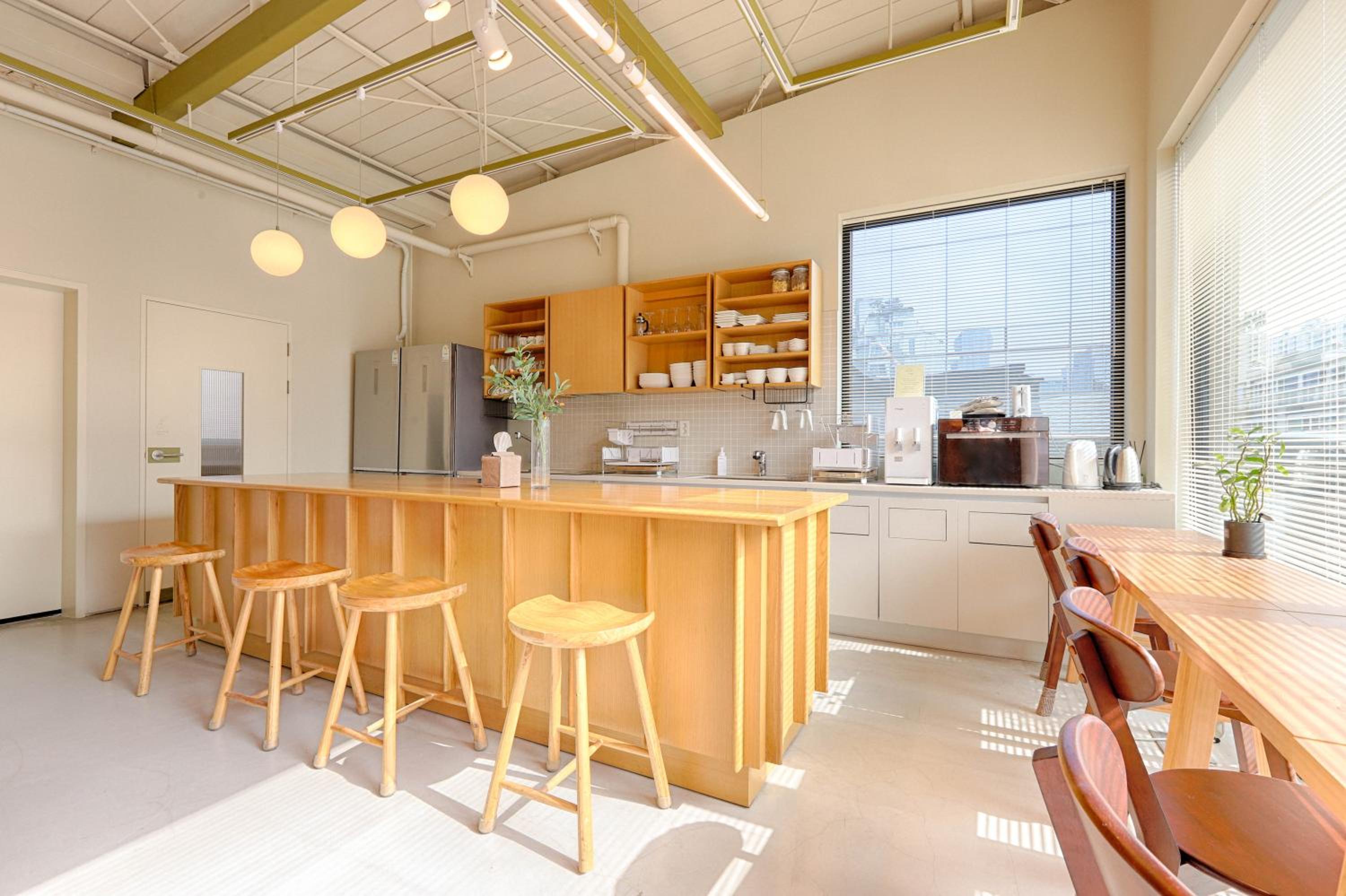 Upflo Hostel