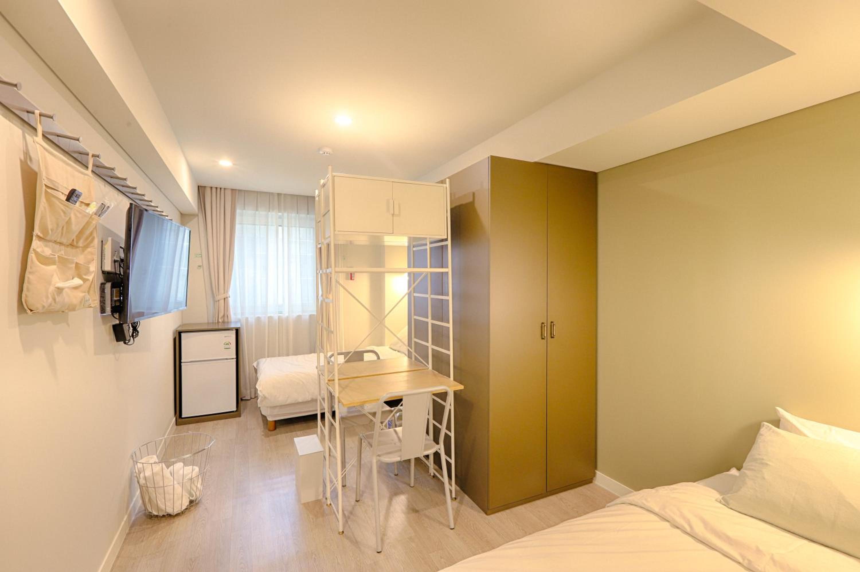 Upflo Hostel