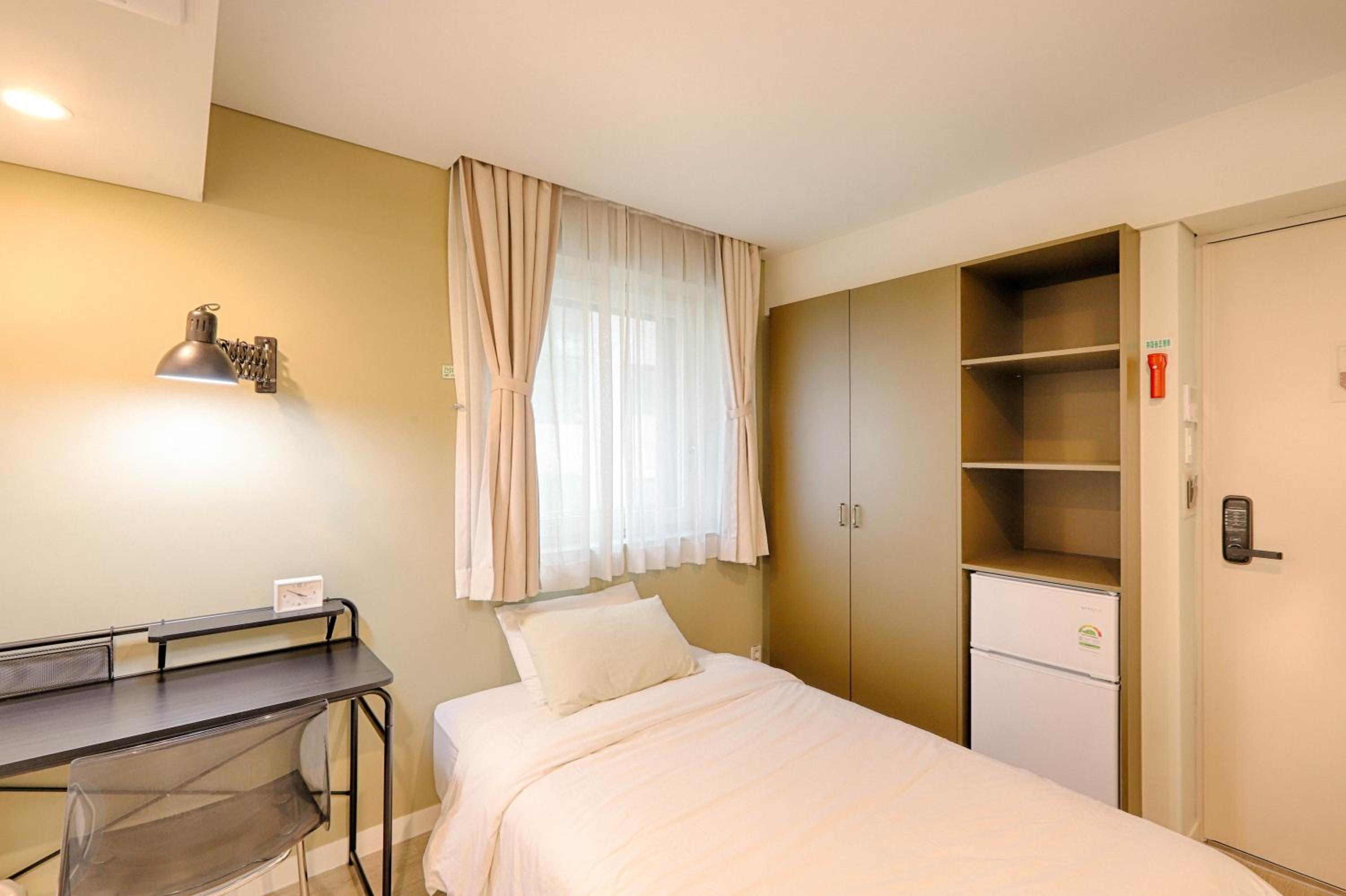 Upflo Hostel