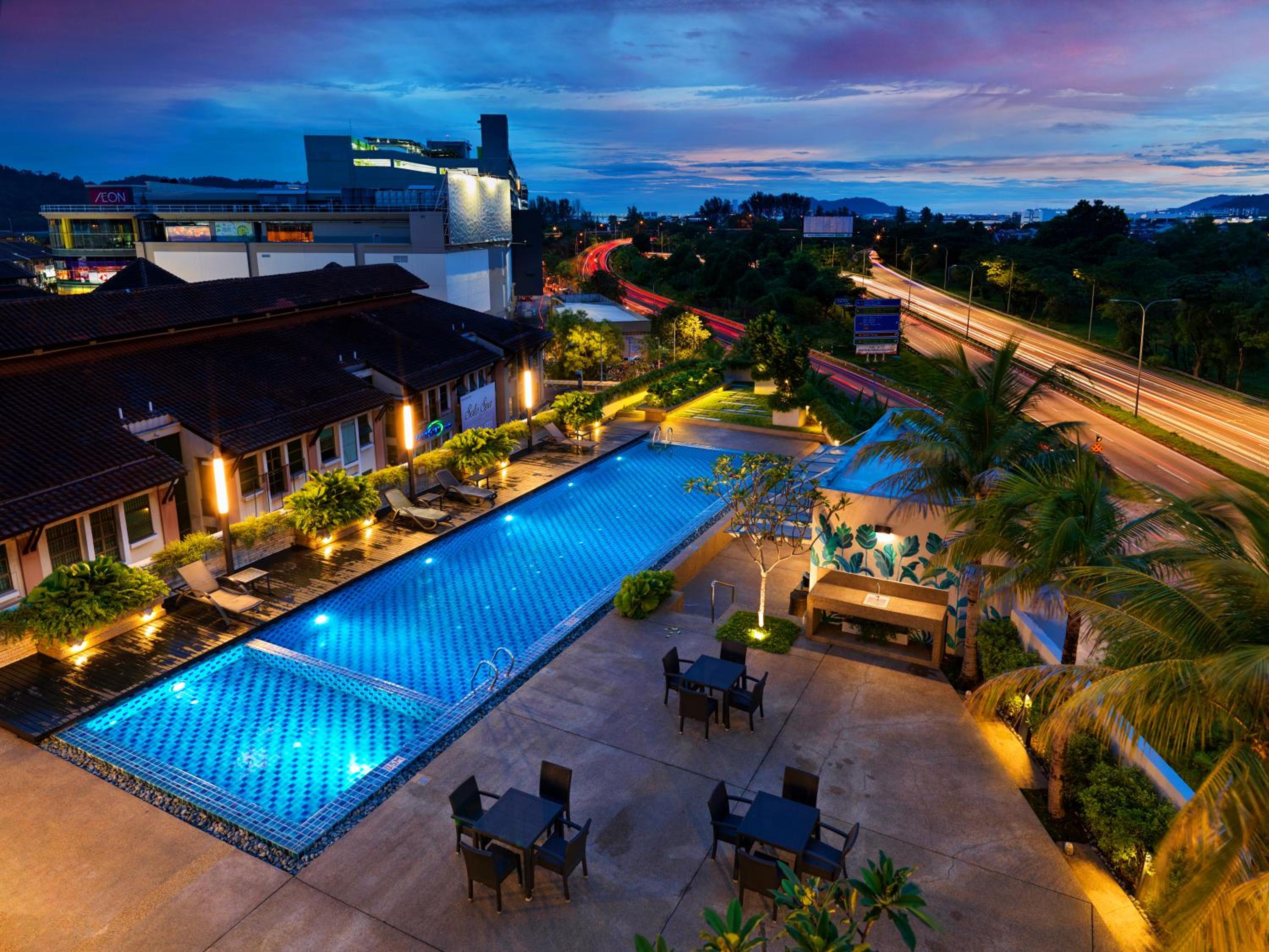 Hotel Eastin Hotel Penang - Image 1