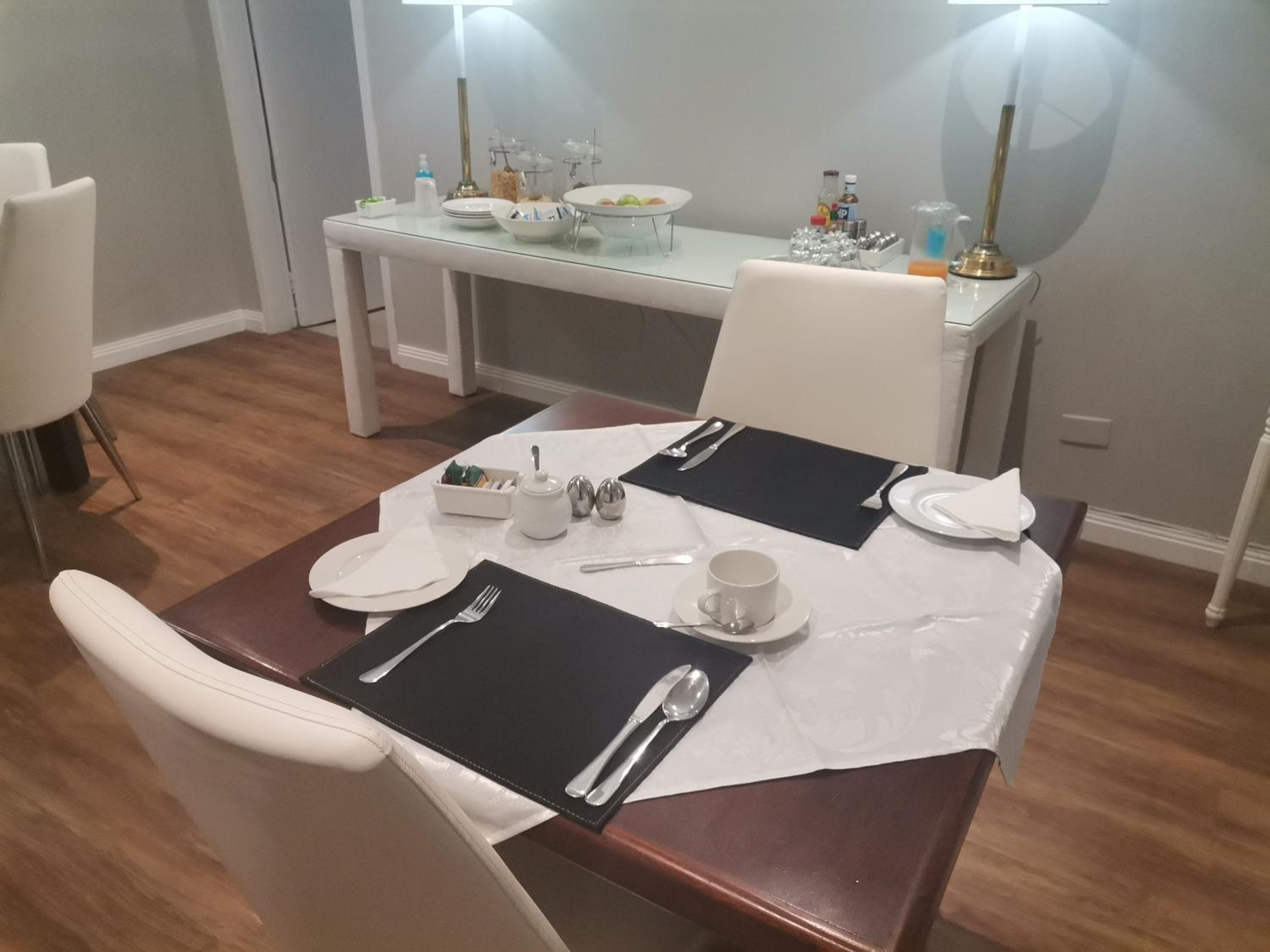 Rosebank Lodge Guesthouse by Claires