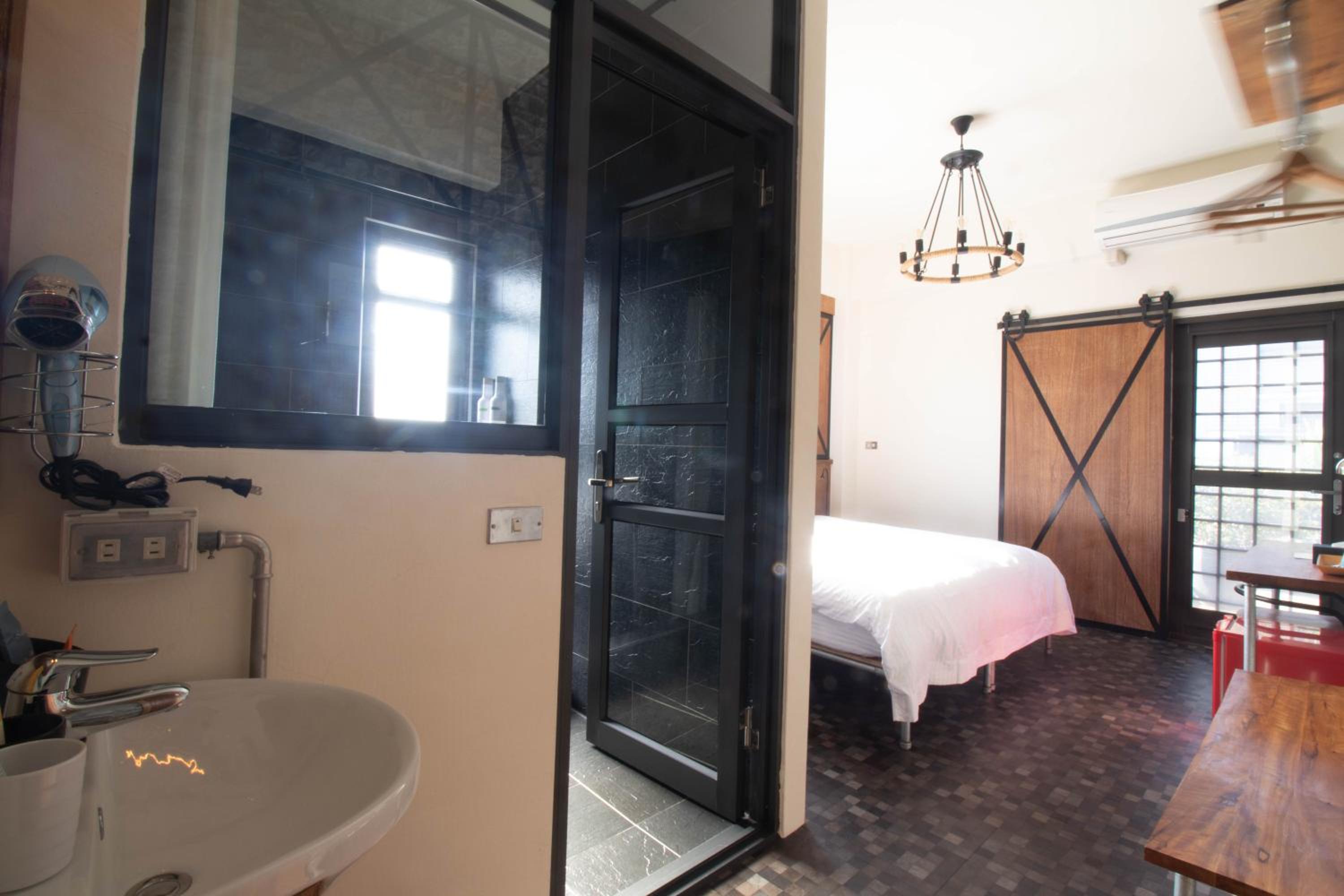 Ji Ye Jing Zhan B&B