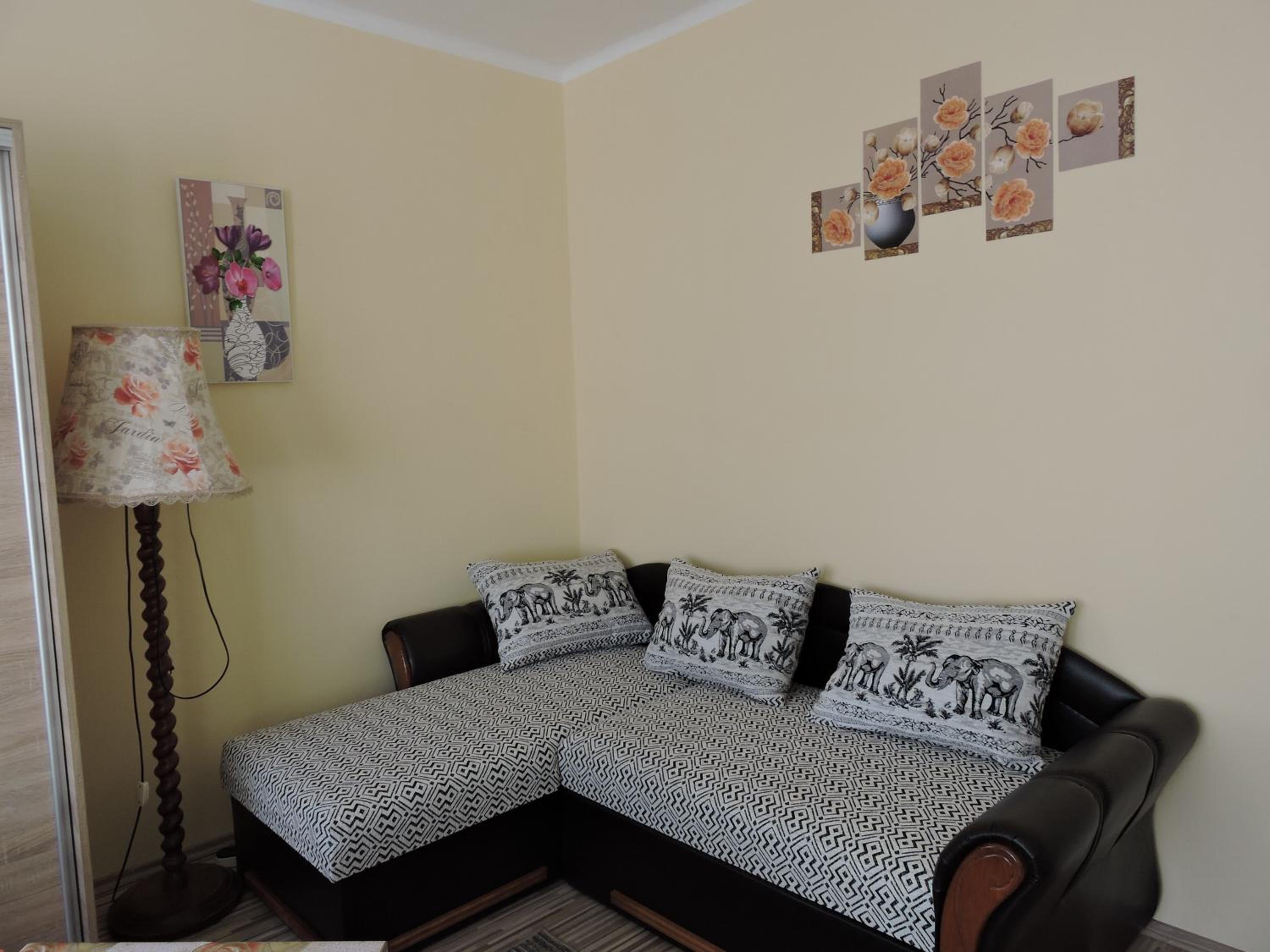 Melinda Apartman view 5