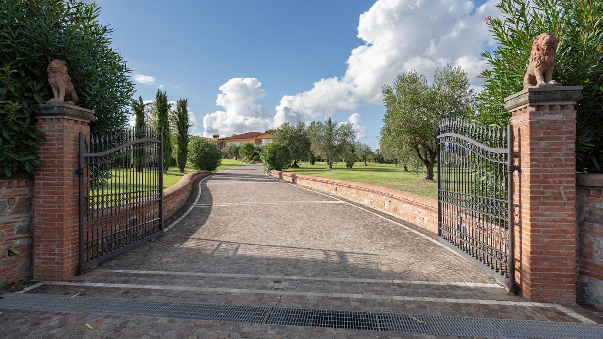 VILLA GABRI 8&2, Emma Villas view 3