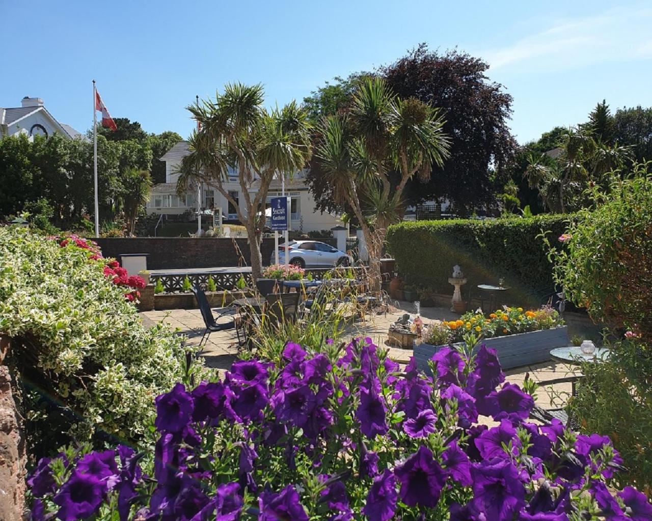 Seacroft Guest House