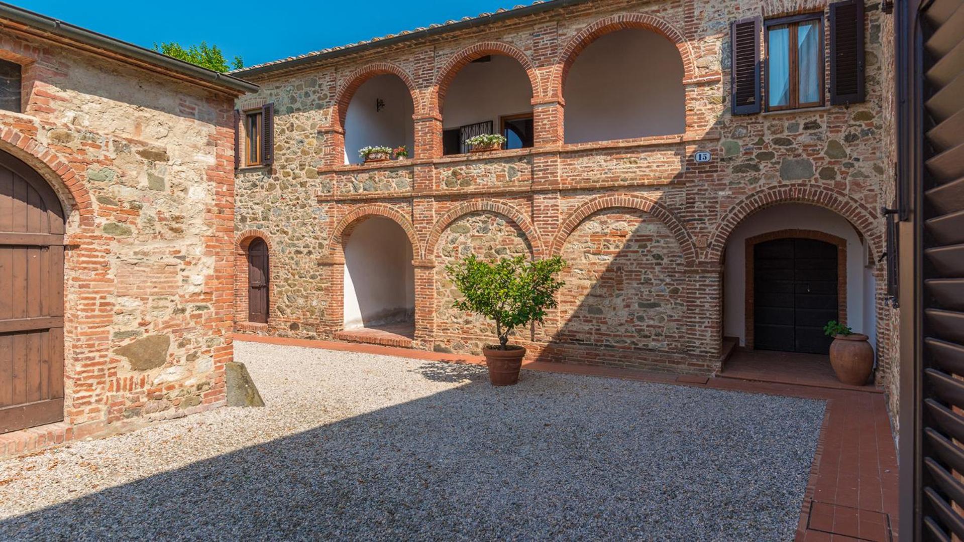 FATTORIA L'OLMO ROSSO 14, Emma Villas view 4