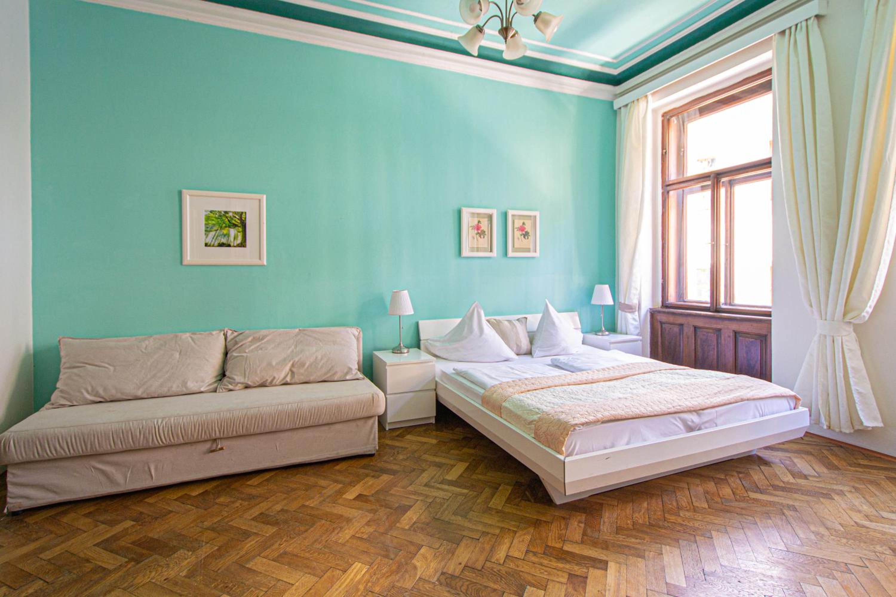 For celebrations spacious 3BDR apartment with balcony