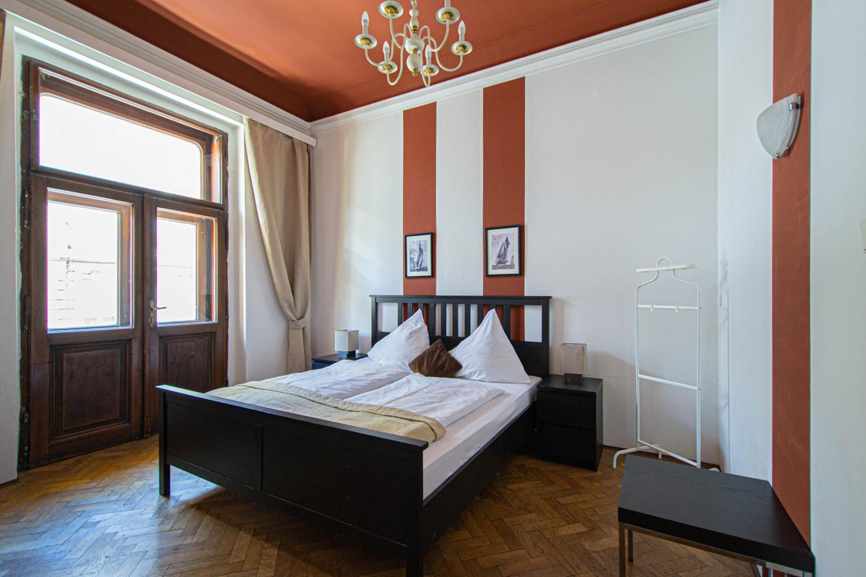 For celebrations spacious 3BDR apartment with balcony