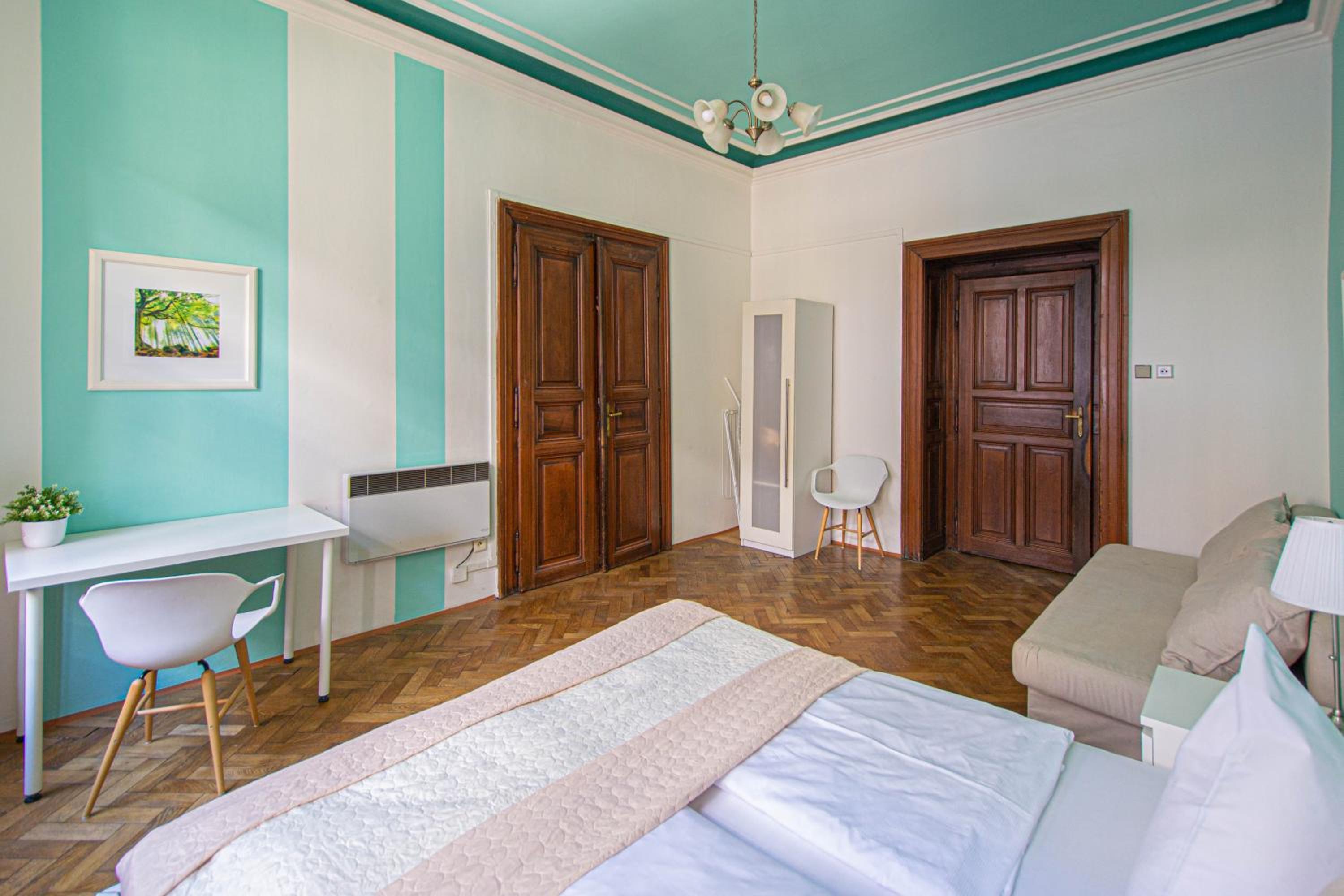 For celebrations spacious 3BDR apartment with balcony