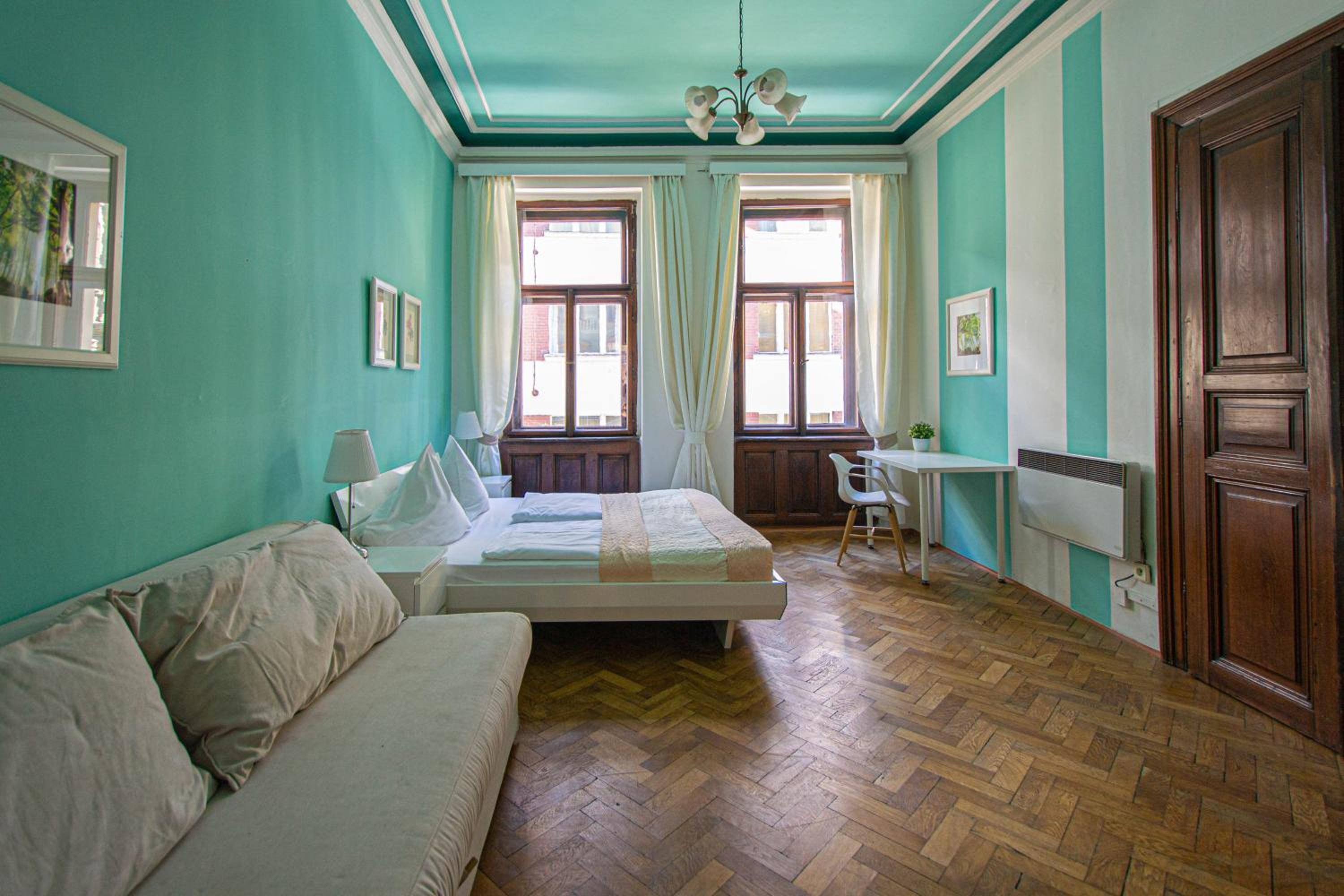 For celebrations spacious 3BDR apartment with balcony