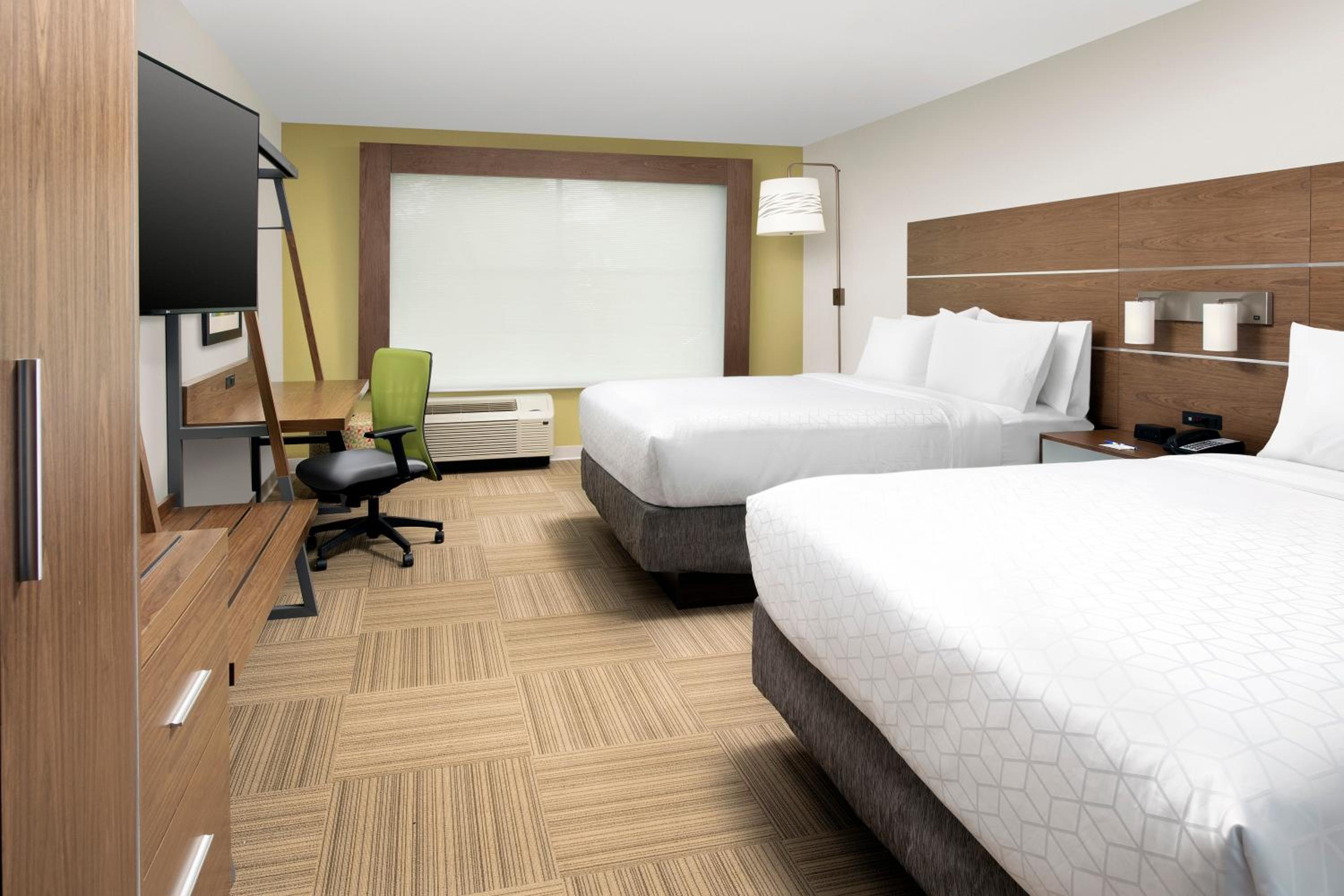 Kingsland Vacations - Holiday Inn Express Suites Kingsland I-95-Naval Base Area, an IHG Hotel - Property Image 22