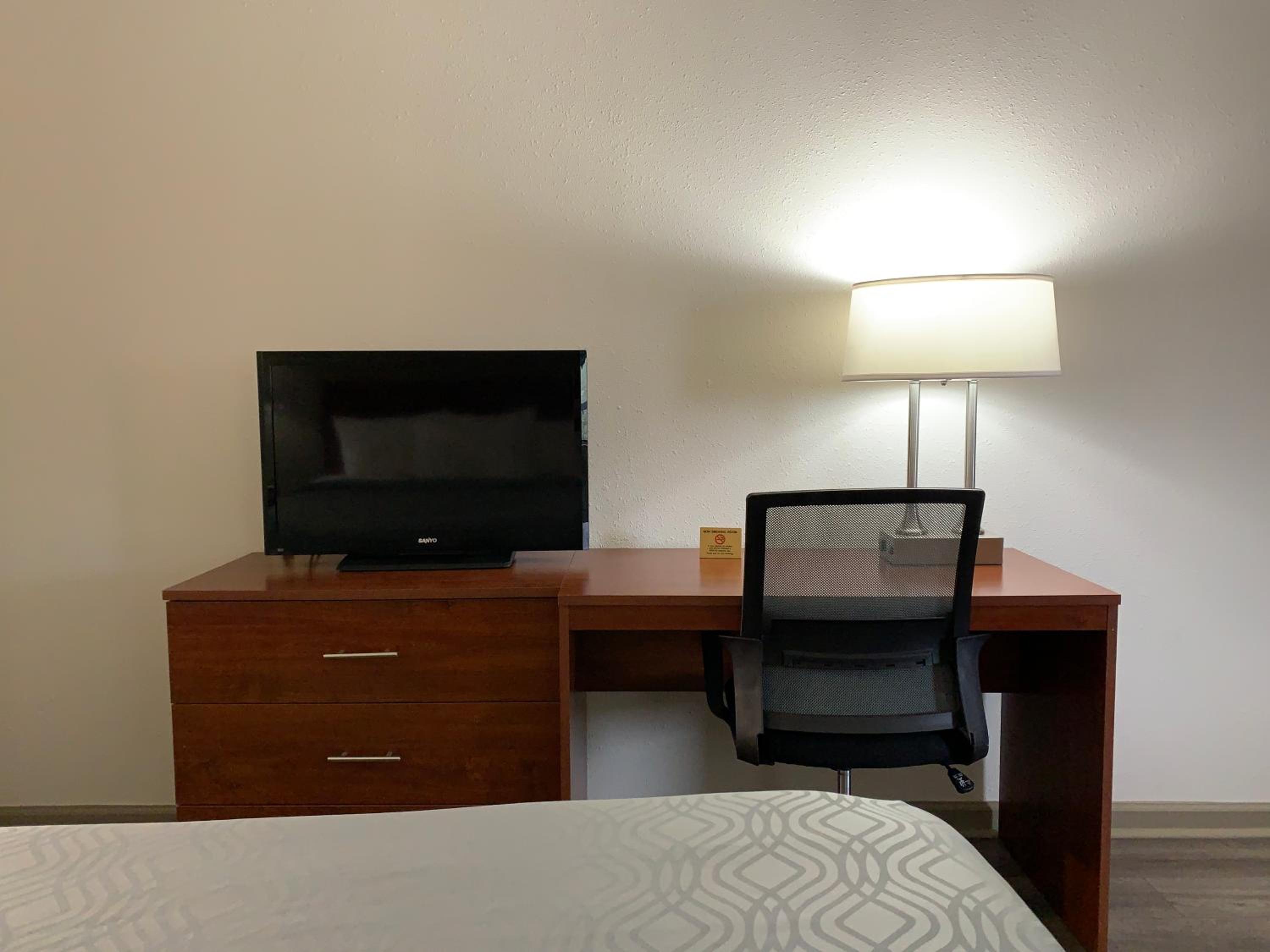 Troy Vacations - Econo Lodge - Property Image 5