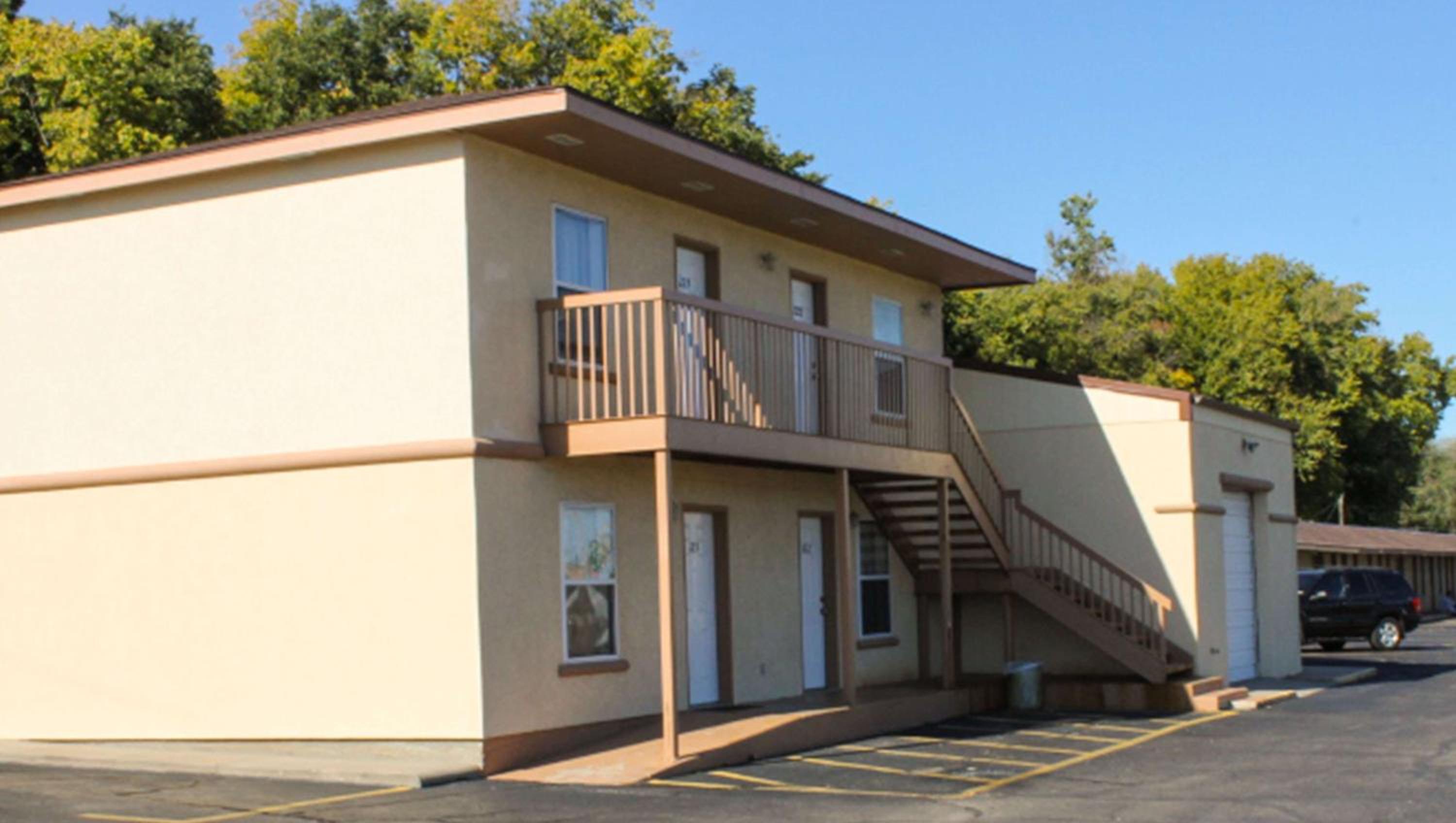Golden Wheat Budget Host Inn Junction City view 4