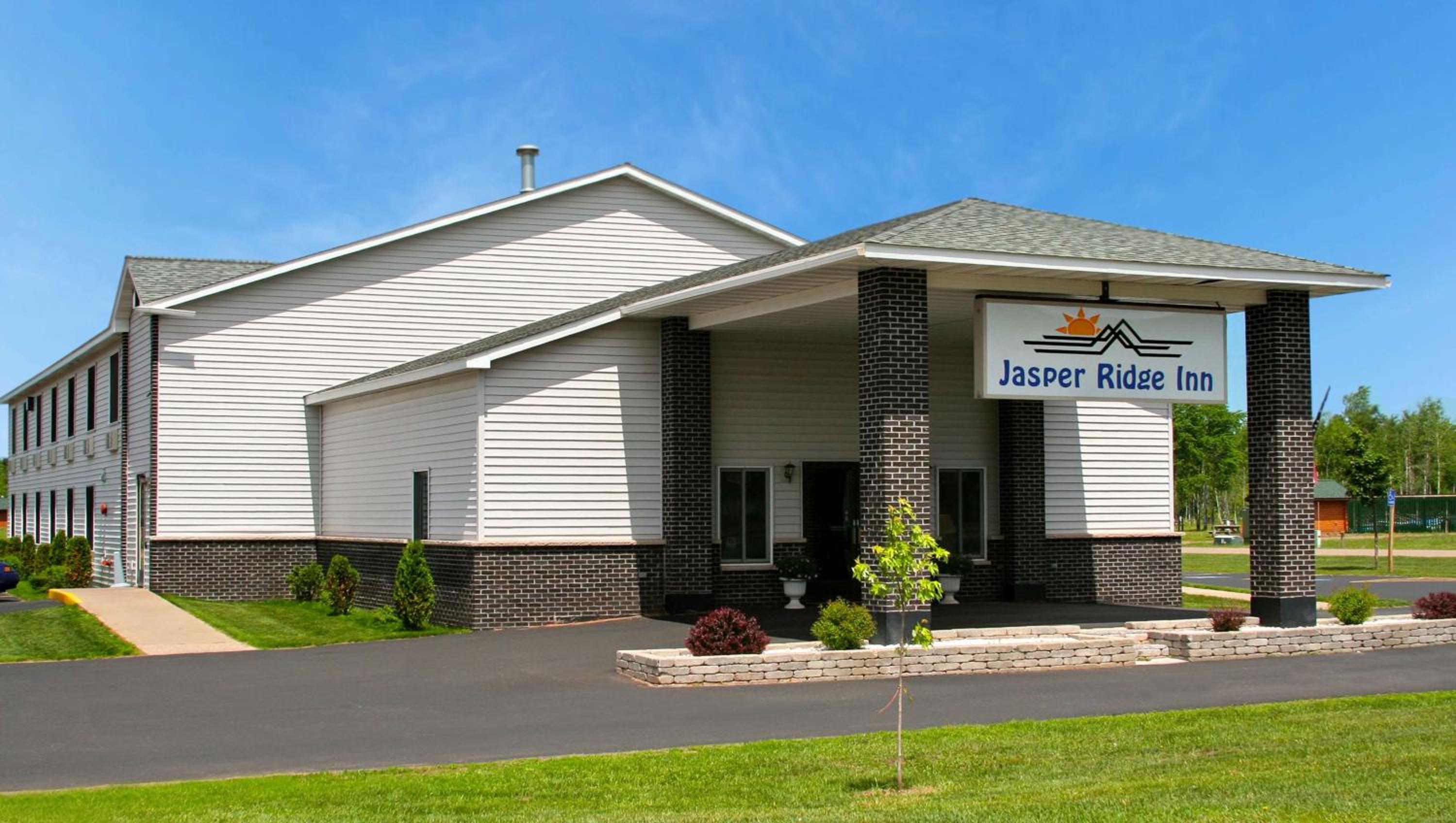 Marquette Vacations - Jasper Ridge Inn Ishpeming - Property Image 1
